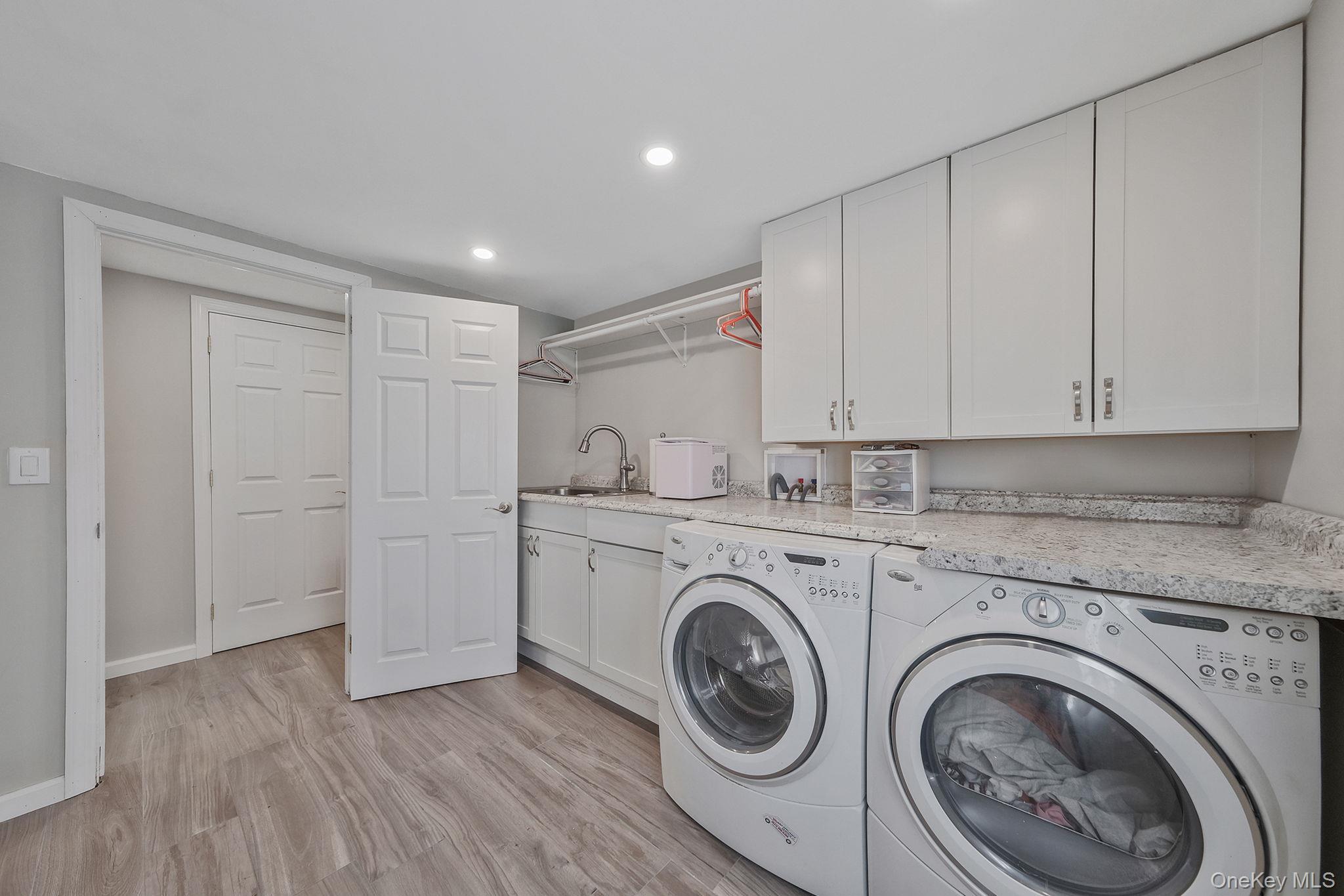 Single Family Hallock Avenue  Suffolk County, NY 11787, MLS-977202-14