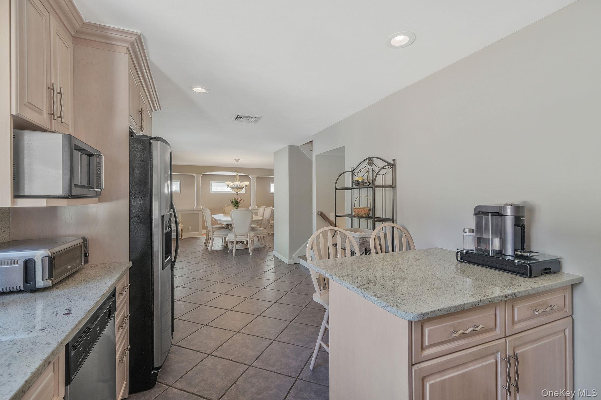 Single Family Hallock Avenue  Suffolk County, NY 11787, MLS-977202-19