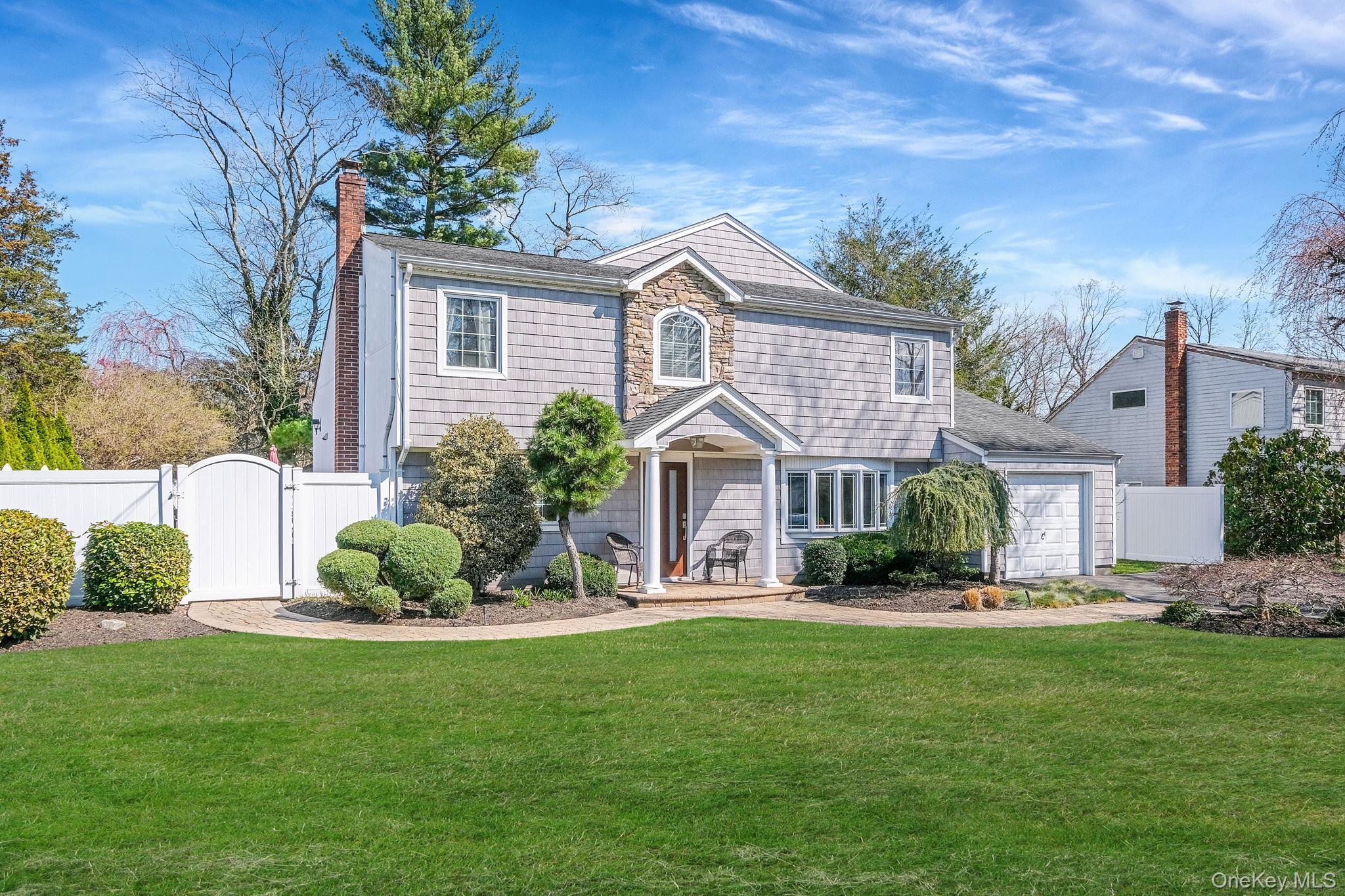 Single Family Hallock Avenue  Suffolk County, NY 11787, MLS-977202-2