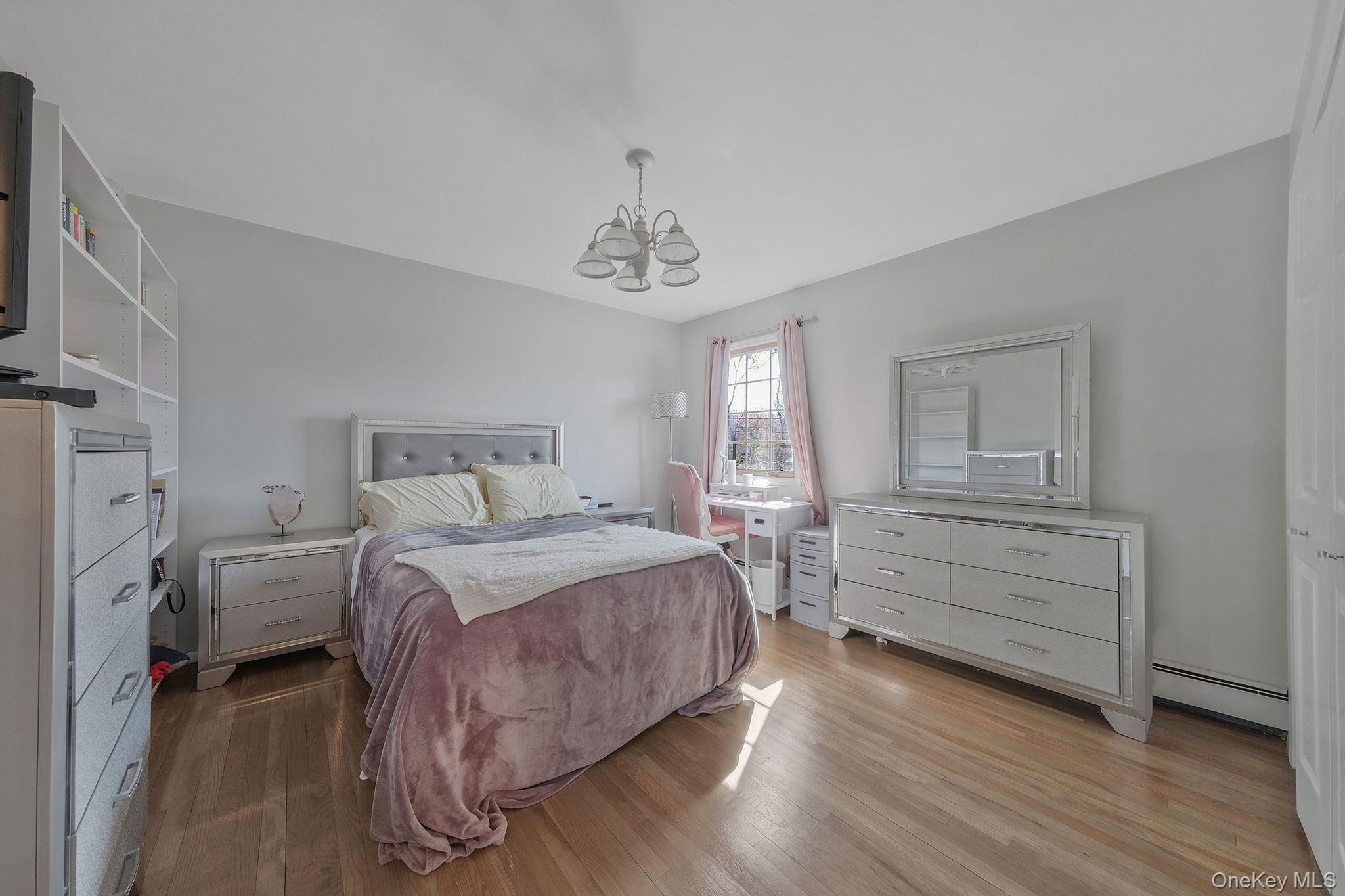 Single Family Hallock Avenue  Suffolk County, NY 11787, MLS-977202-28
