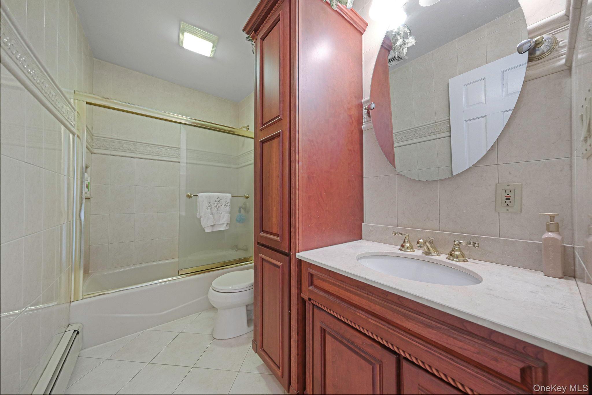 Single Family Hallock Avenue  Suffolk County, NY 11787, MLS-977202-33