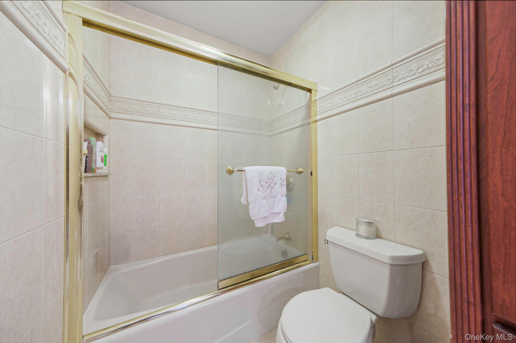 Single Family Hallock Avenue  Suffolk County, NY 11787, MLS-977202-34