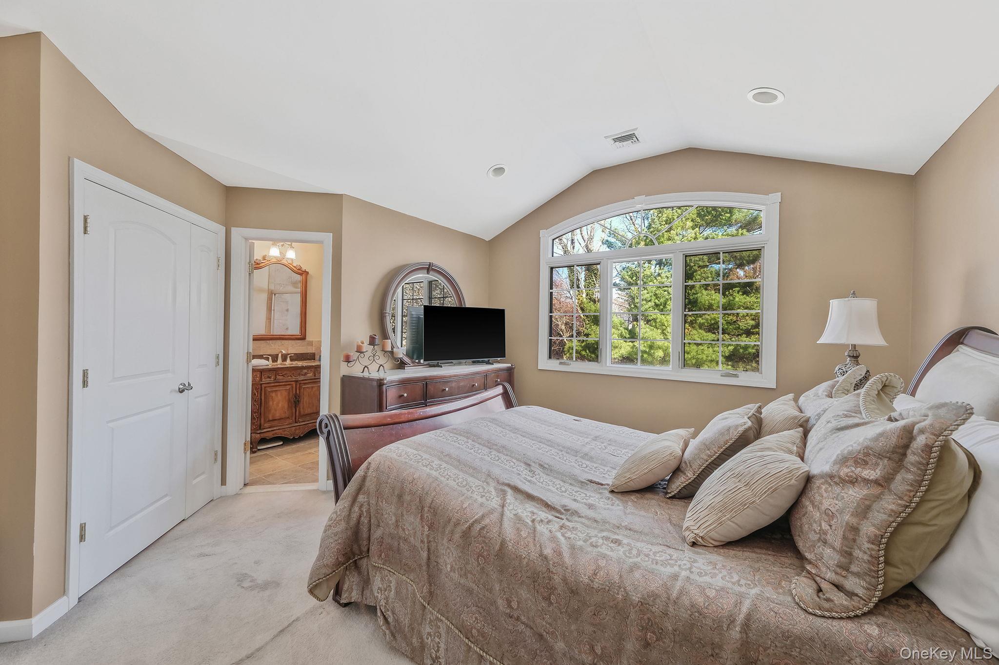 Single Family Hallock Avenue  Suffolk County, NY 11787, MLS-977202-38