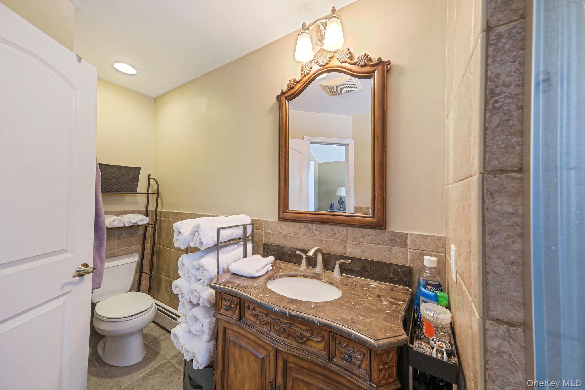 Single Family Hallock Avenue  Suffolk County, NY 11787, MLS-977202-41