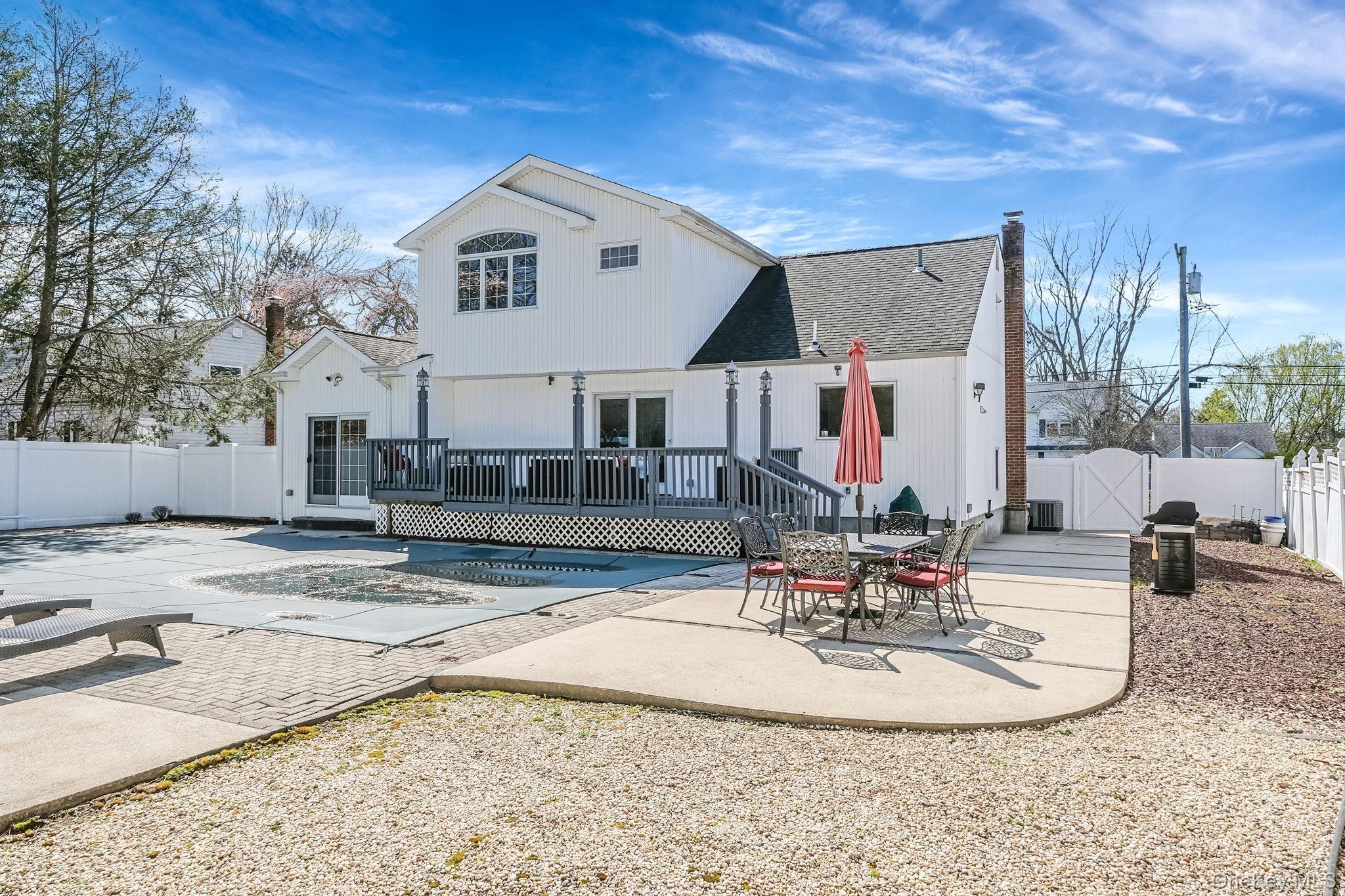 Single Family Hallock Avenue  Suffolk County, NY 11787, MLS-977202-44