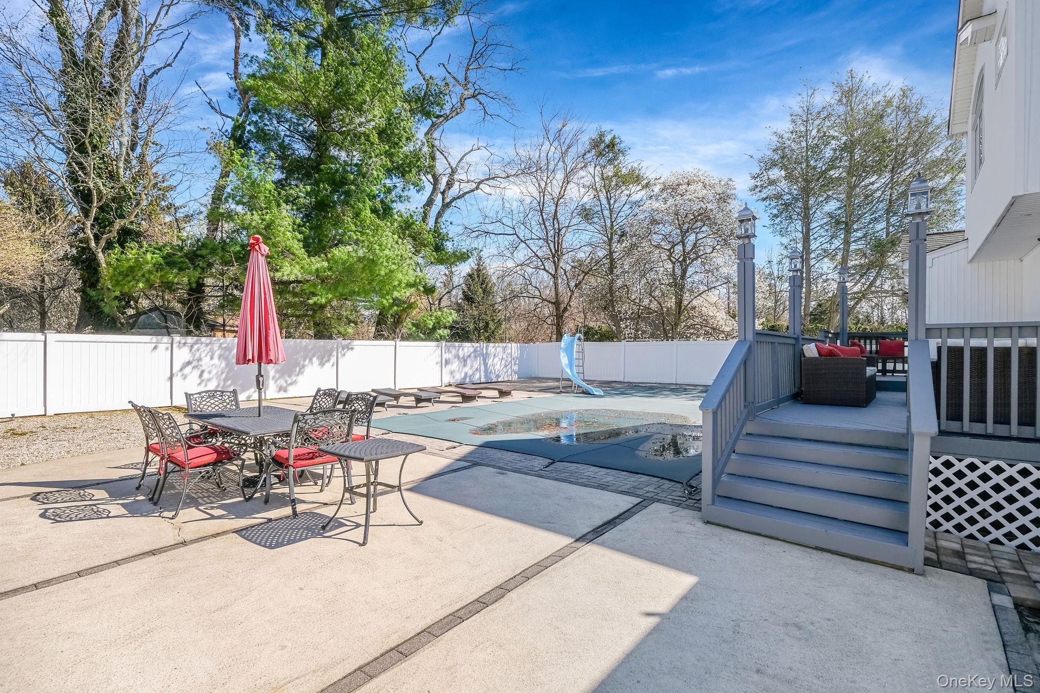 Single Family Hallock Avenue  Suffolk County, NY 11787, MLS-977202-5