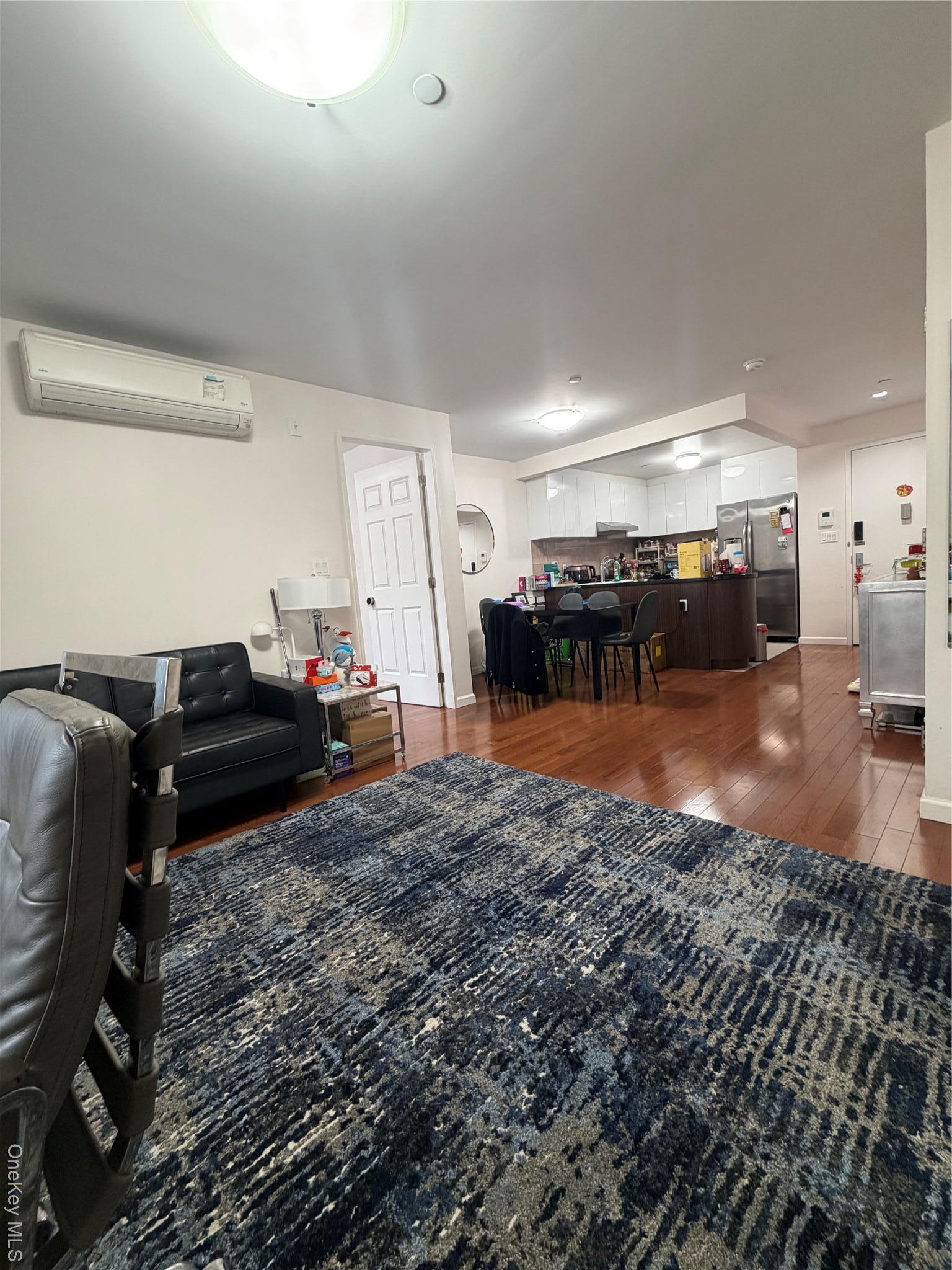 Condo 41st  Queens, NY 11355, MLS-977215-2