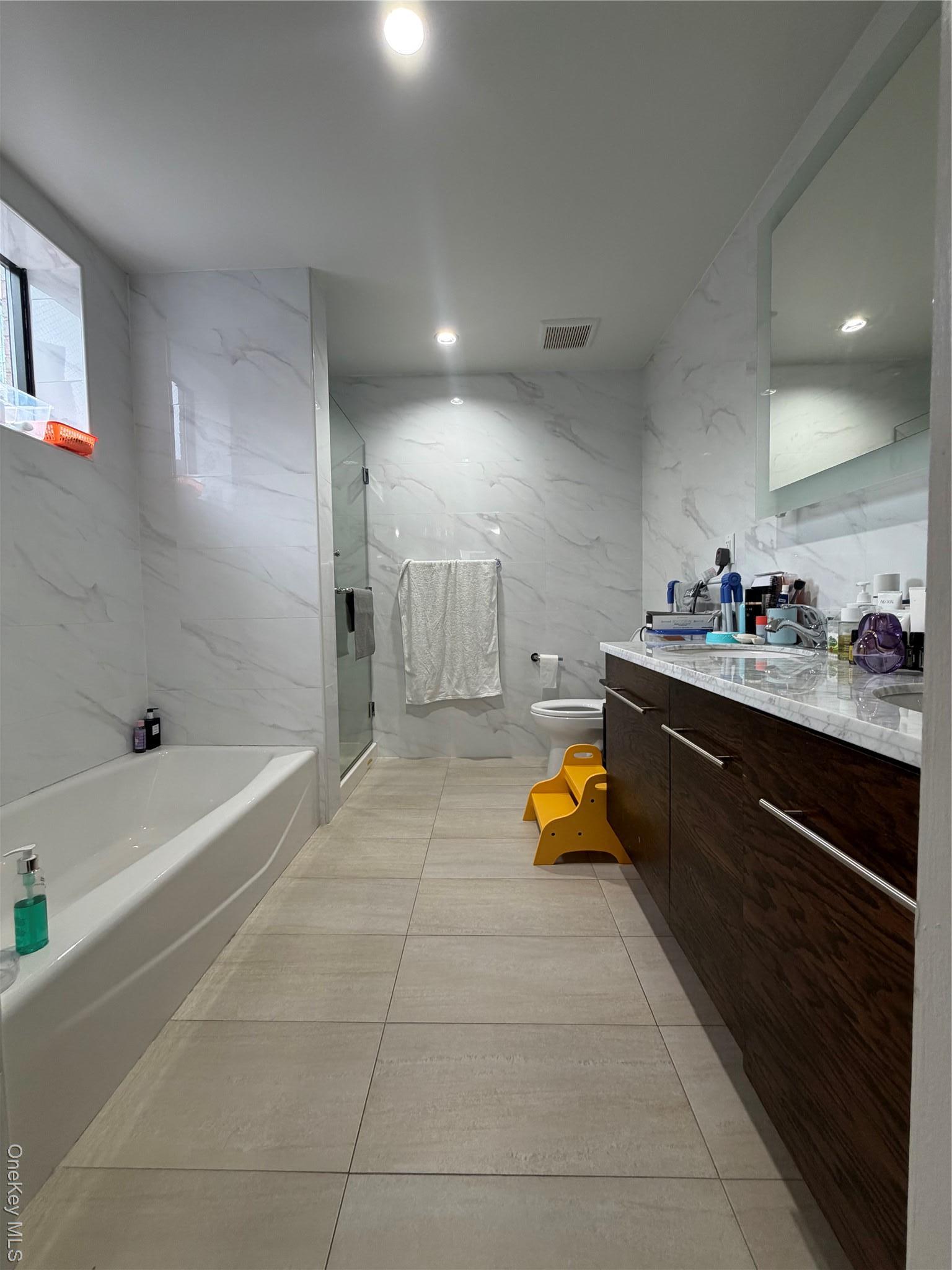 Condo 41st  Queens, NY 11355, MLS-977215-9