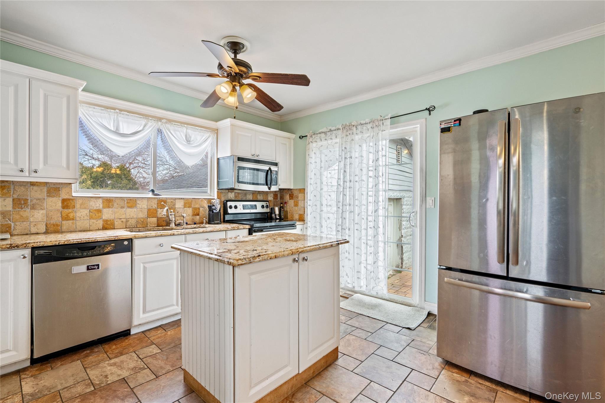 Single Family 3rd  Suffolk County, NY 11779, MLS-977251-11