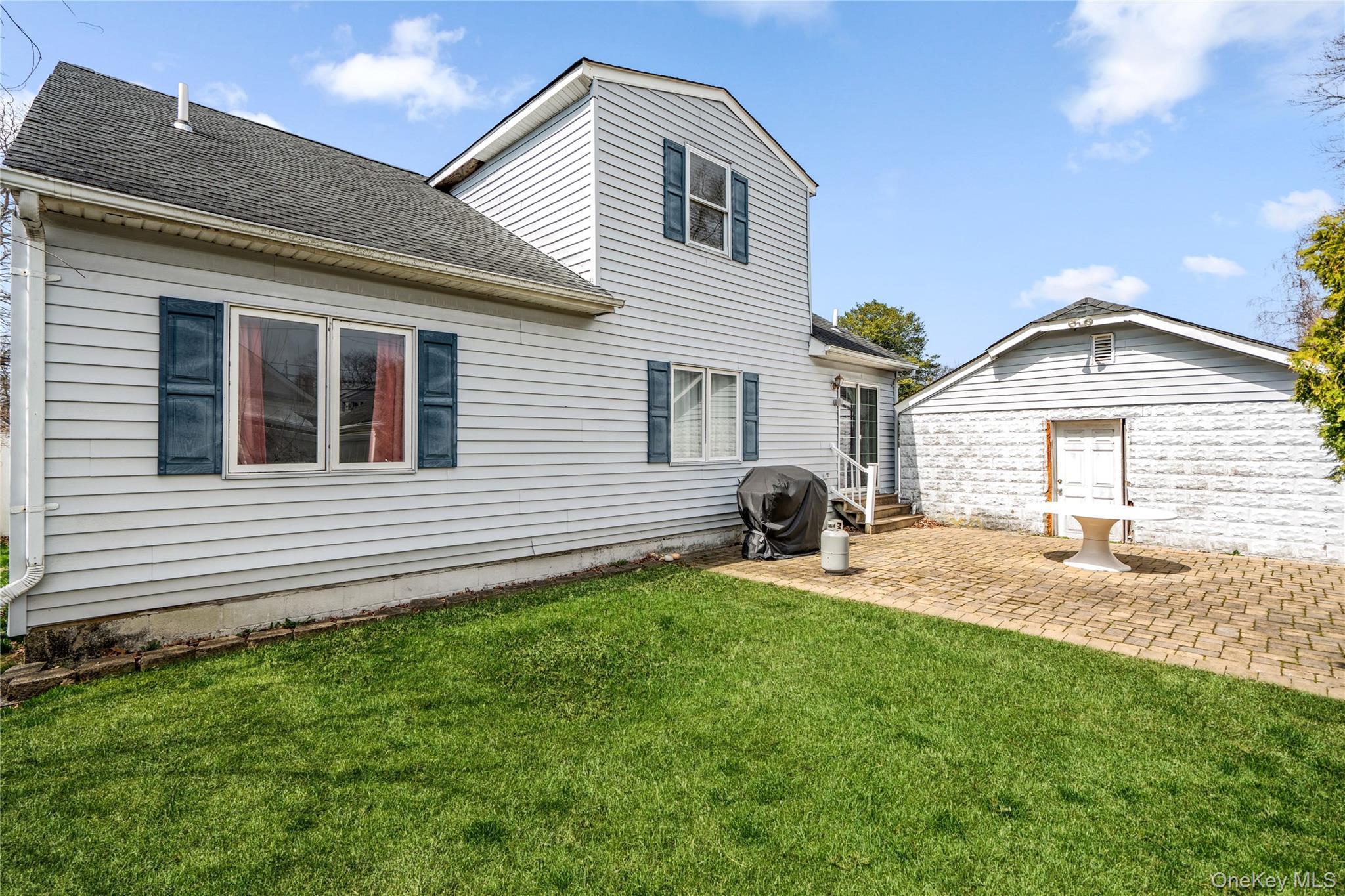 Single Family 3rd  Suffolk County, NY 11779, MLS-977251-22