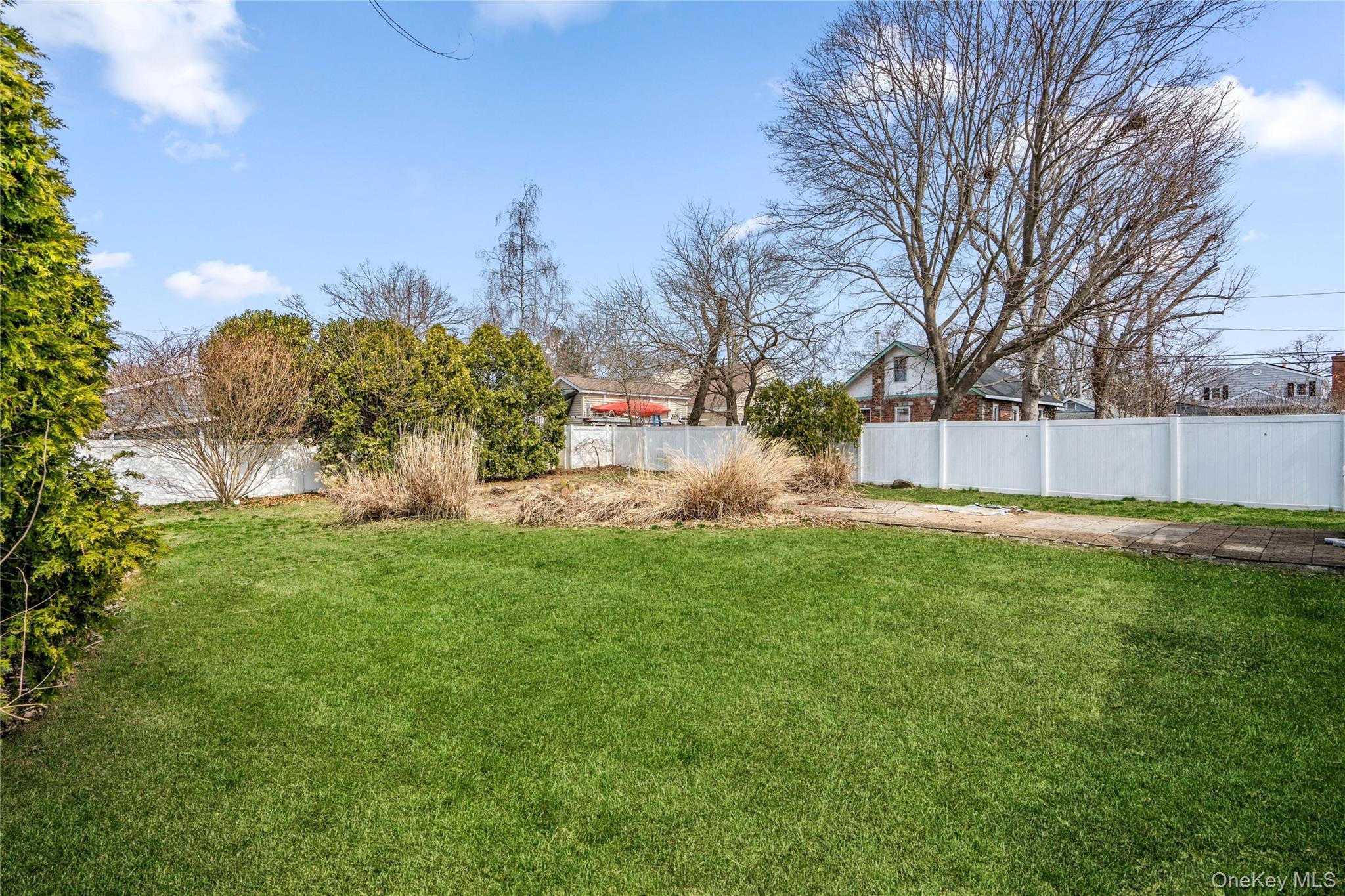 Single Family 3rd  Suffolk County, NY 11779, MLS-977251-23