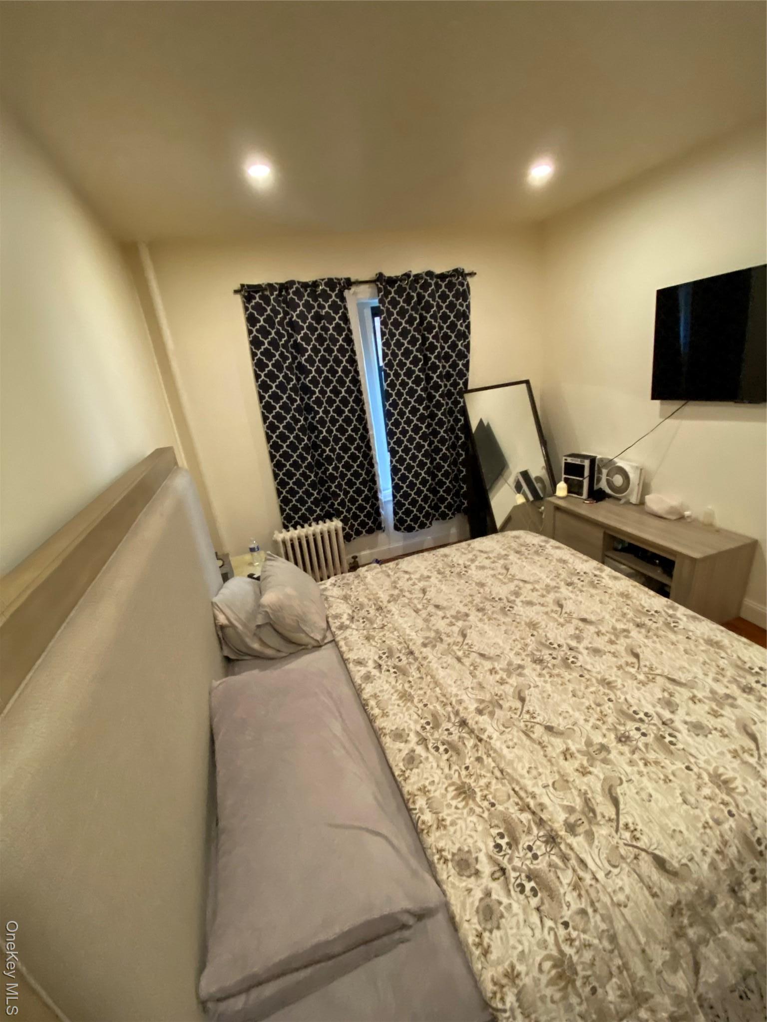 Coop Anderson  Bronx, NY 10452, MLS-977269-14