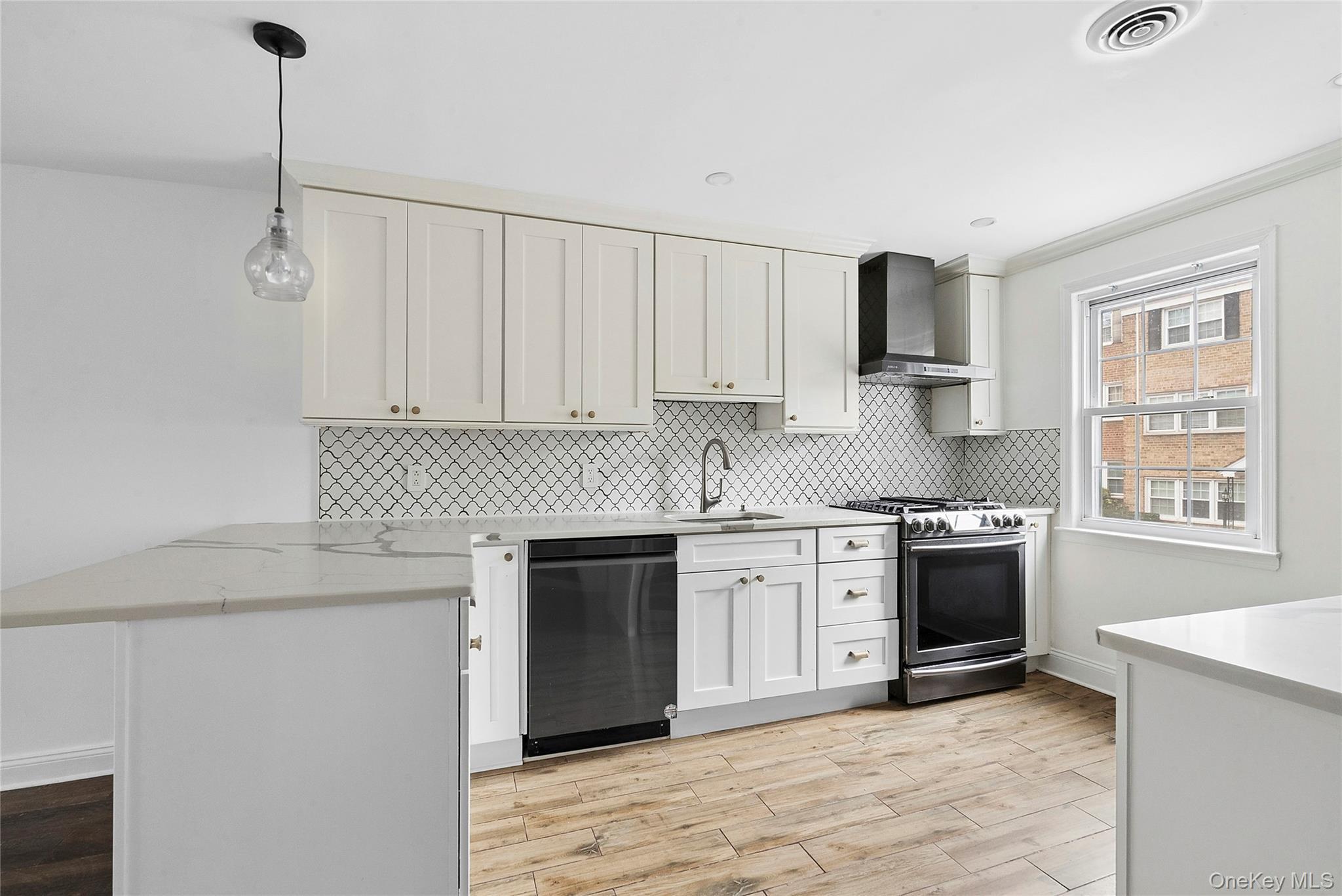 Condo Texas Westchester County, NY 10708, MLS-977282-5