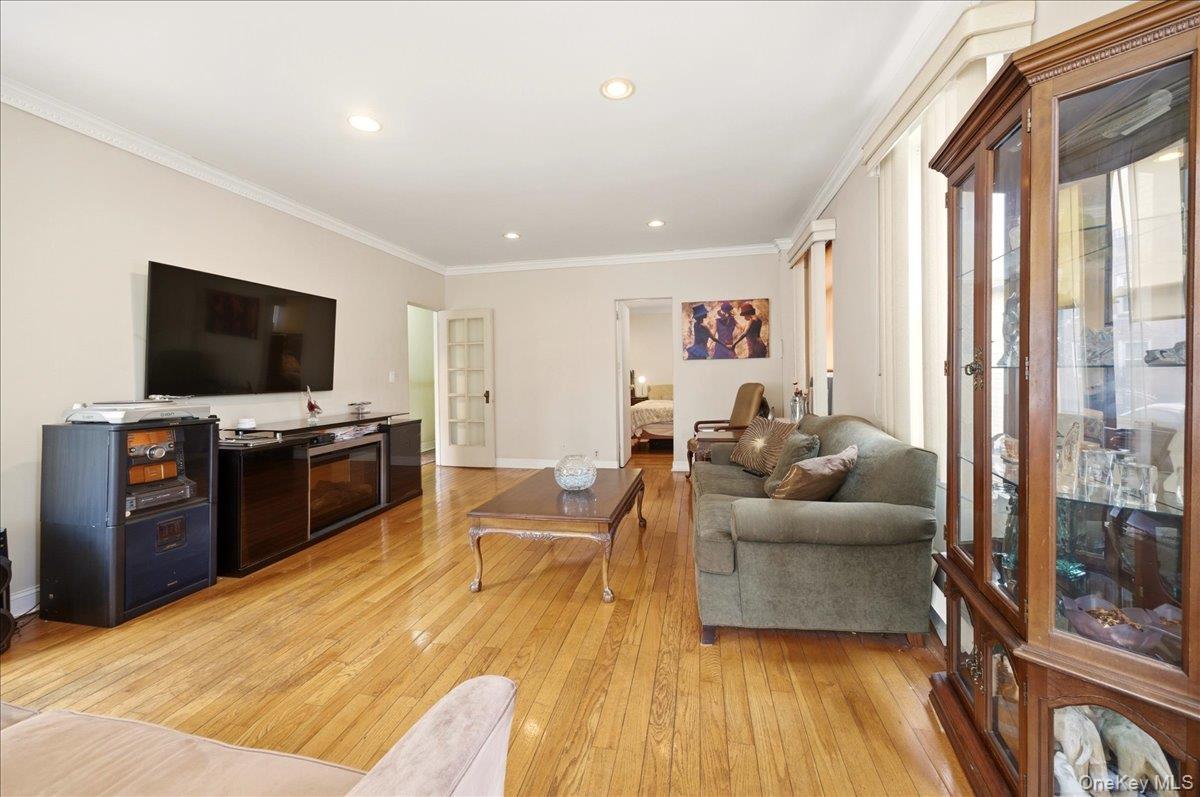 Commercial Sale Andrews  Bronx, NY 10453, MLS-977314-19