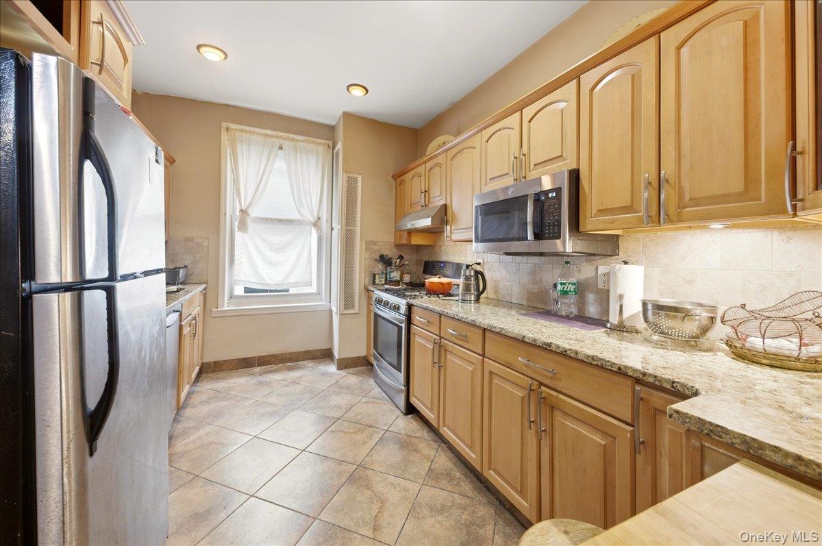 Commercial Sale Andrews  Bronx, NY 10453, MLS-977314-22