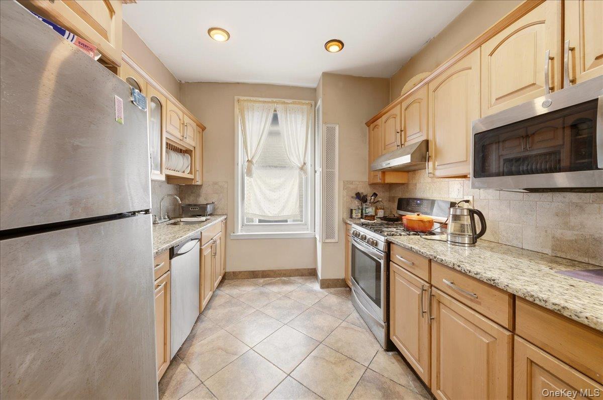 Commercial Sale Andrews  Bronx, NY 10453, MLS-977314-23