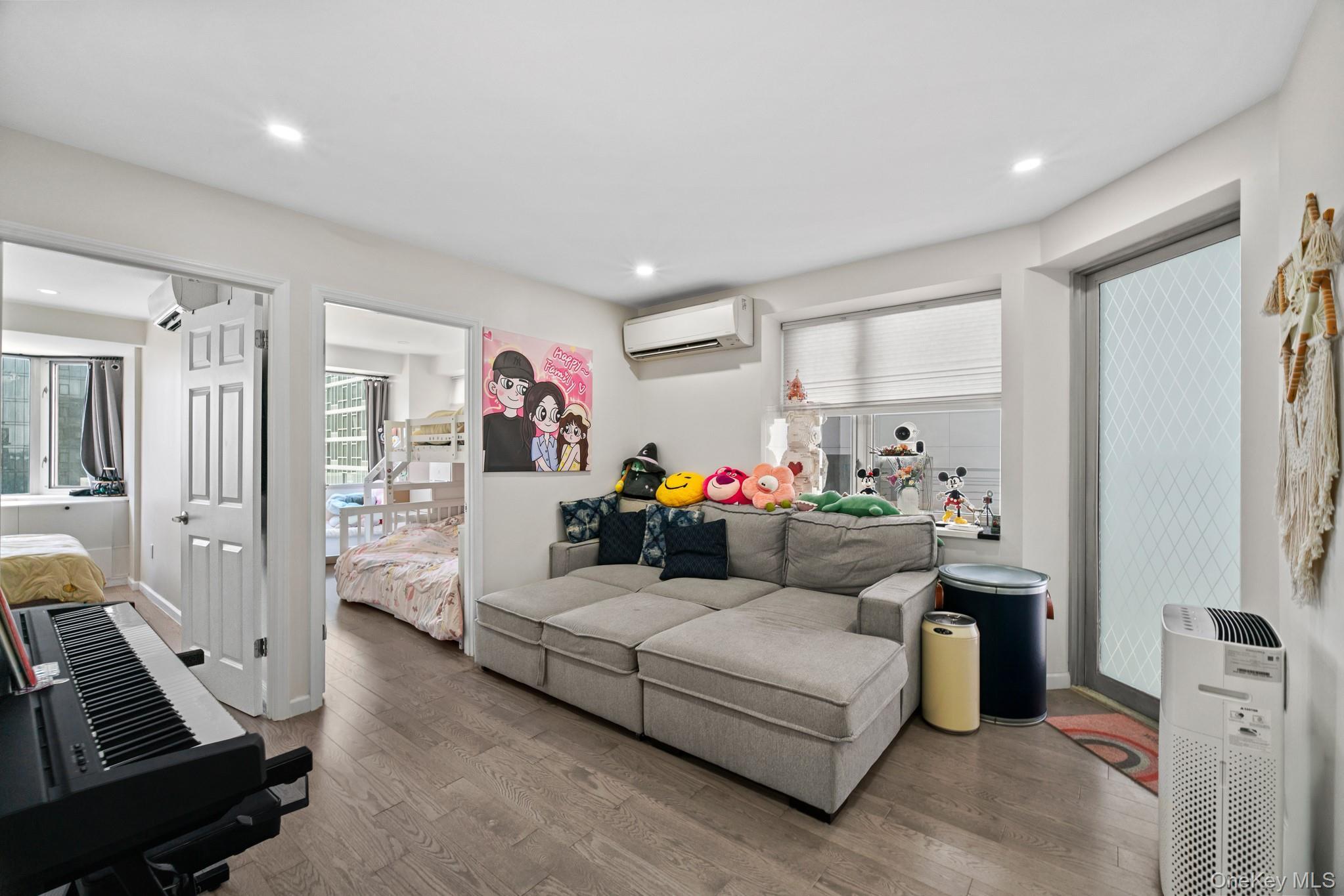 Condo Prince Queens, NY 11354, MLS-977315-5