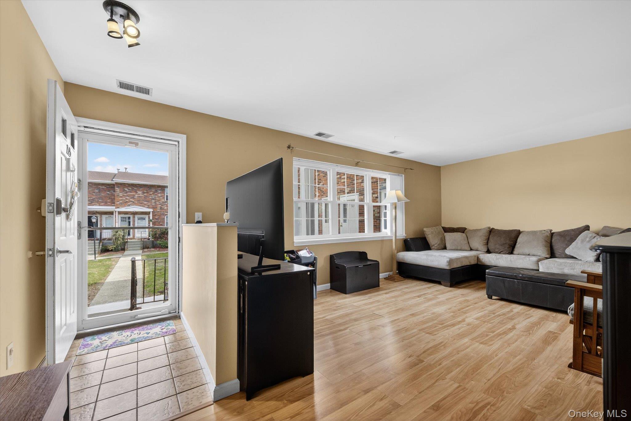 Condo Temple Hill  Orange County, NY 12553, MLS-977319-2