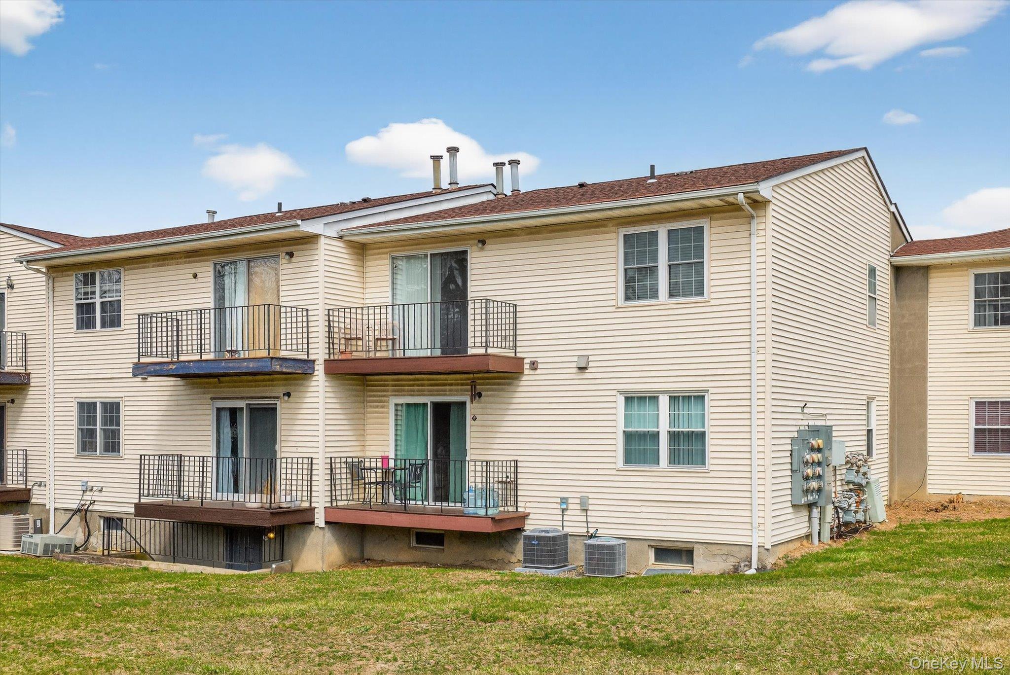 Condo Temple Hill  Orange County, NY 12553, MLS-977319-22