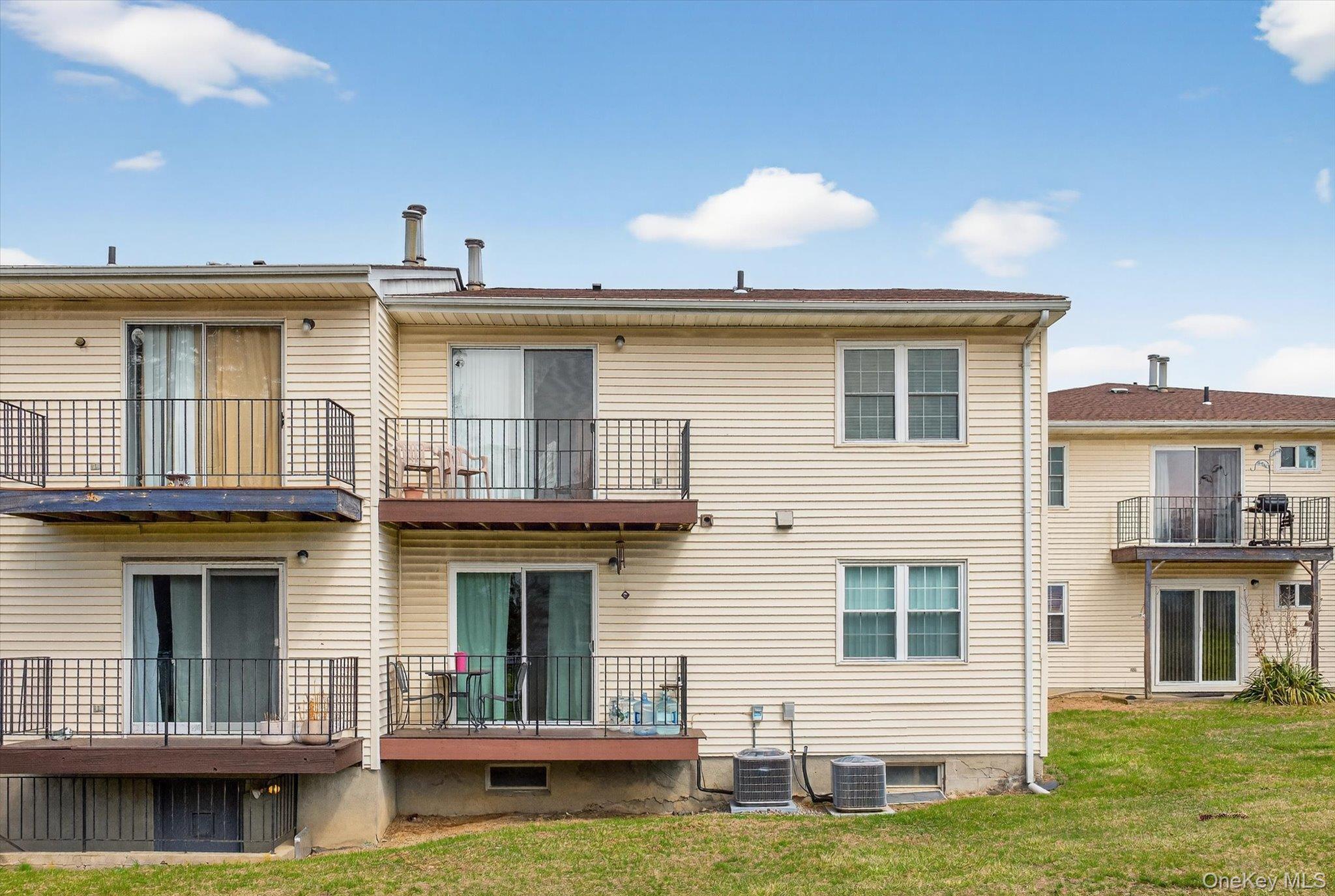 Condo Temple Hill  Orange County, NY 12553, MLS-977319-23