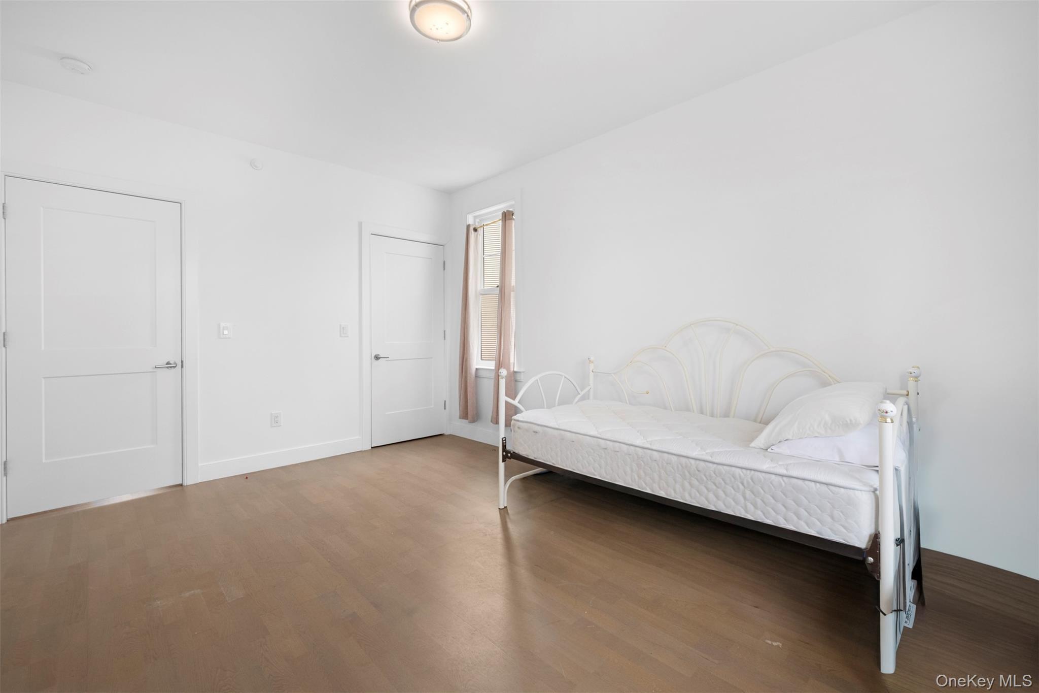 Condo Breton  Nassau County, NY 11542, MLS-977339-29