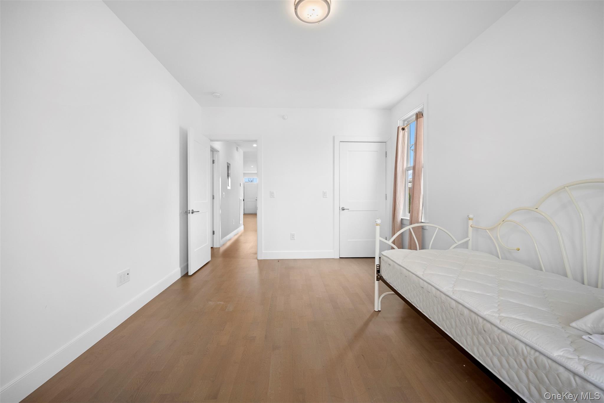 Condo Breton  Nassau County, NY 11542, MLS-977339-30