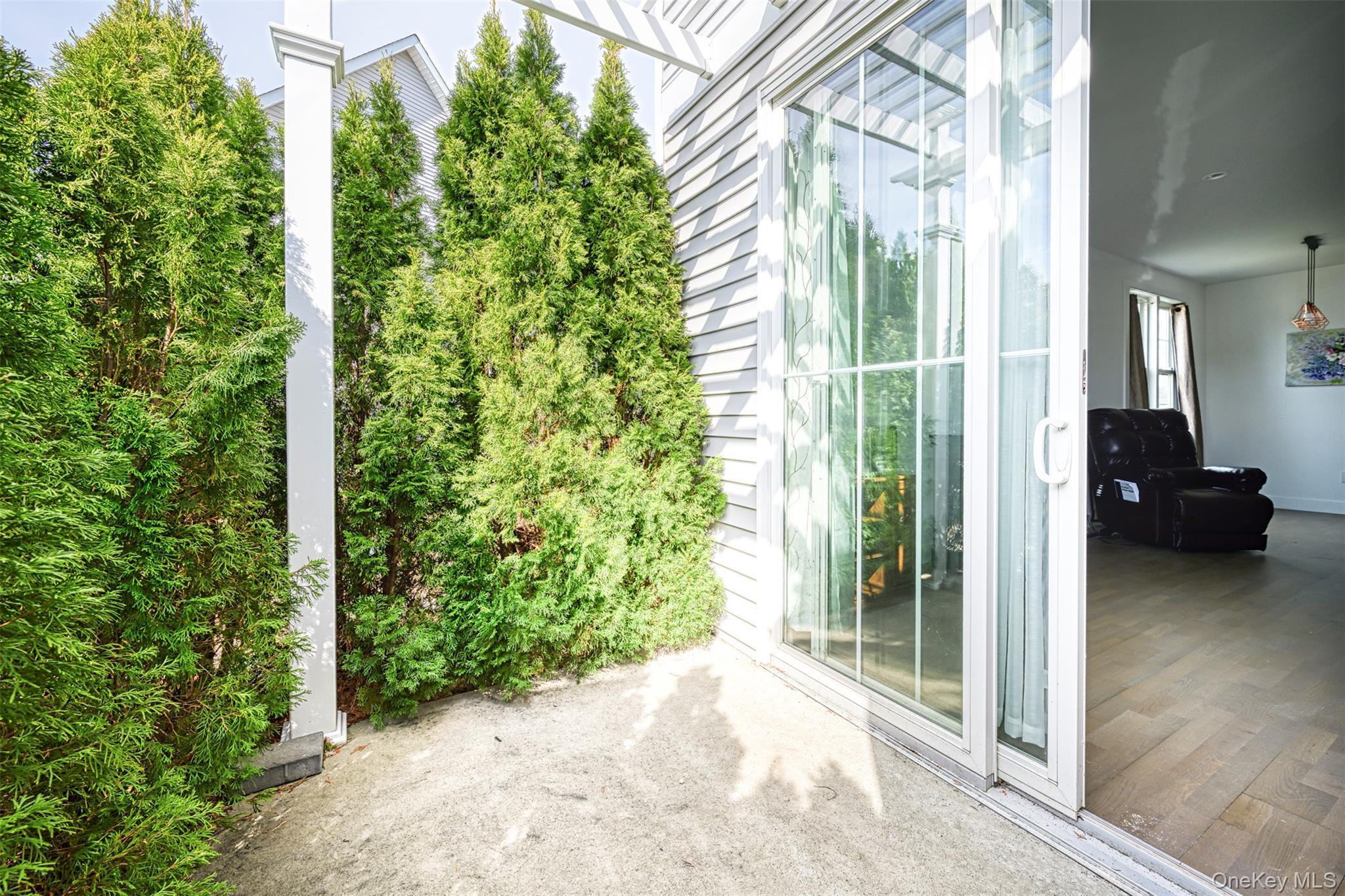 Condo Breton  Nassau County, NY 11542, MLS-977339-32