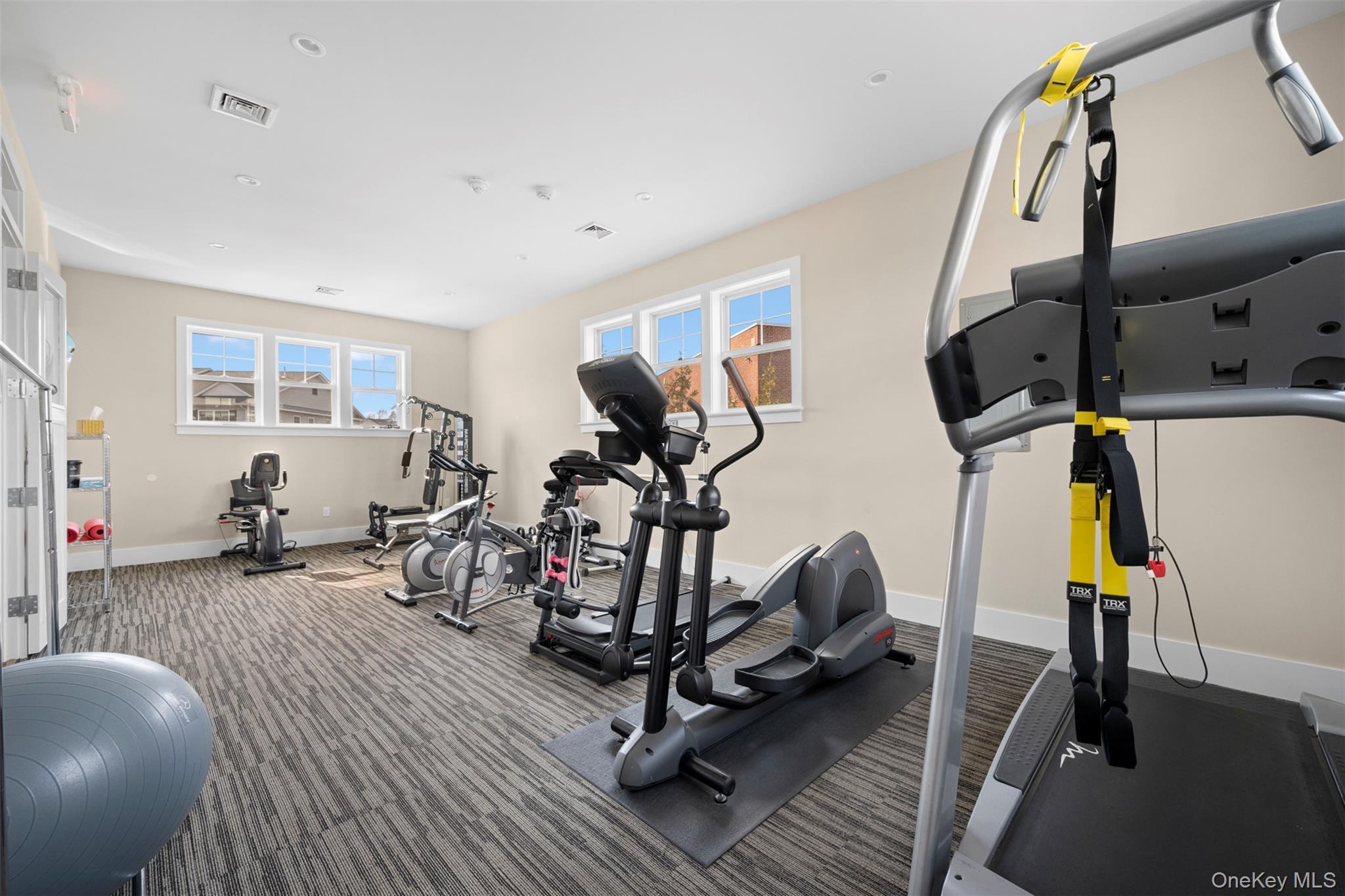 Condo Breton  Nassau County, NY 11542, MLS-977339-42