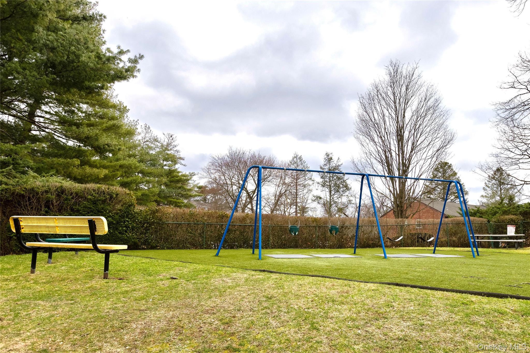 Coop Fieldstone Drive  Westchester County, NY 10530, MLS-977340-35