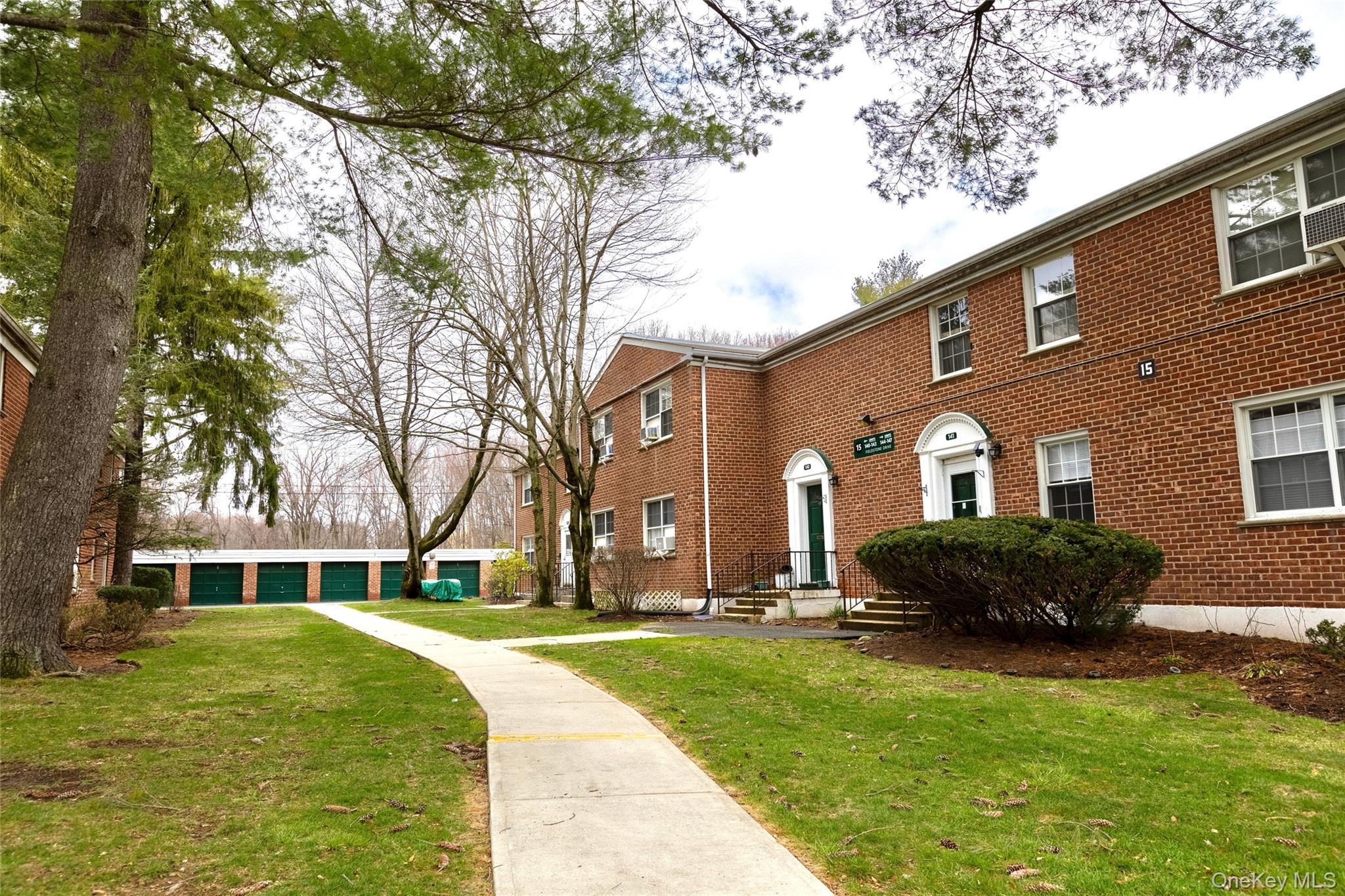 Coop Fieldstone Drive  Westchester County, NY 10530, MLS-977340-4