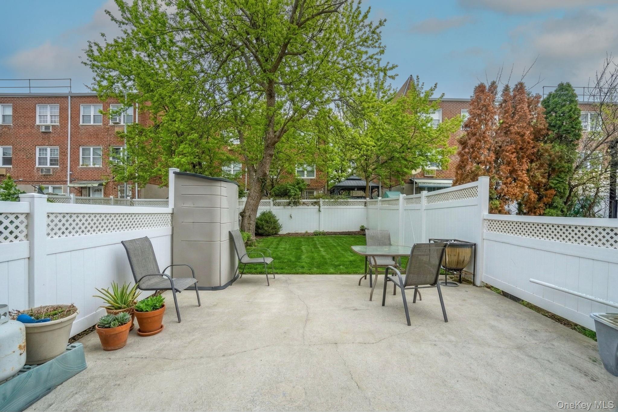 Single Family Throgs Neck  Bronx, NY 10465, MLS-977354-10