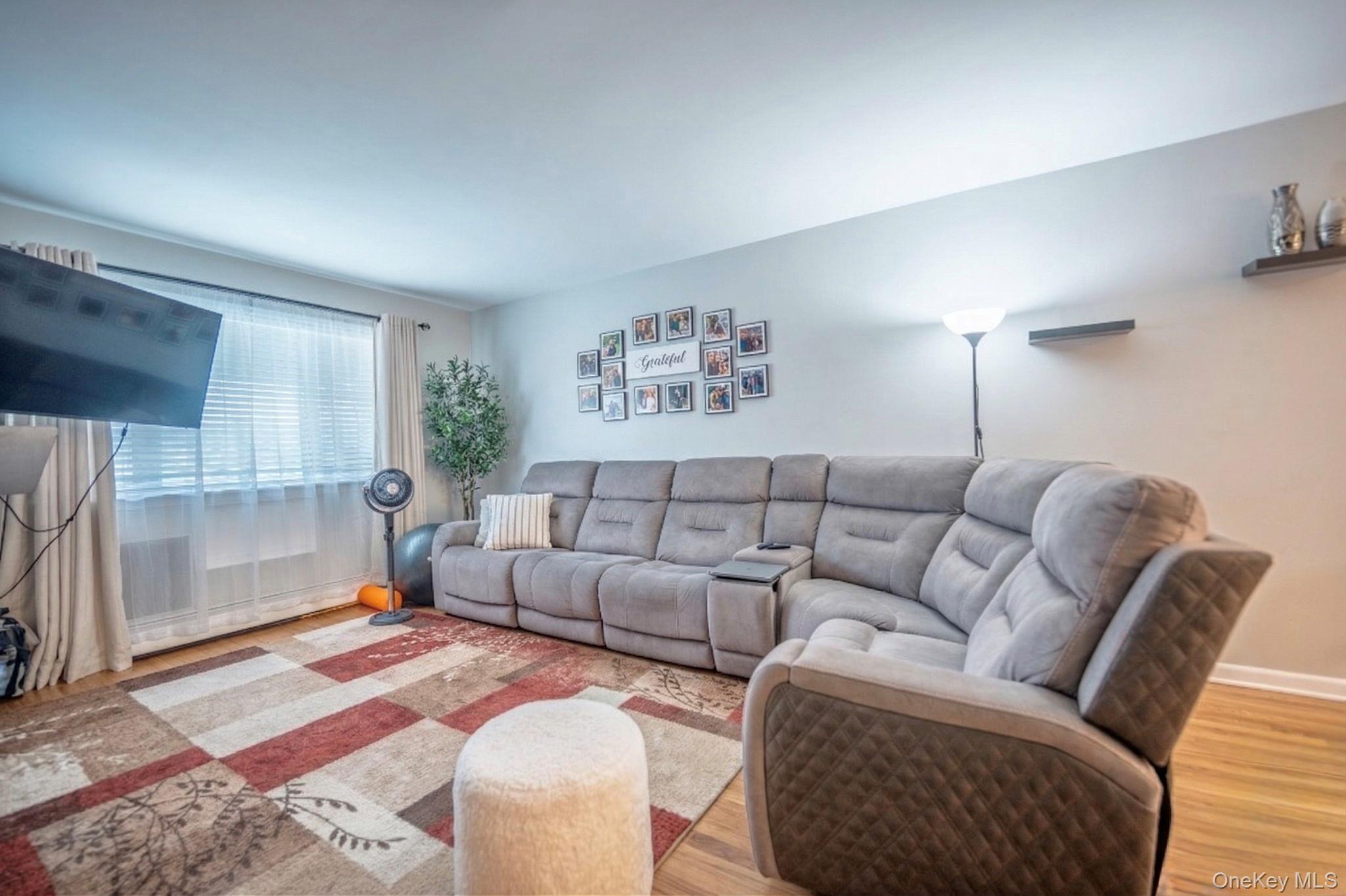Single Family Throgs Neck  Bronx, NY 10465, MLS-977354-13