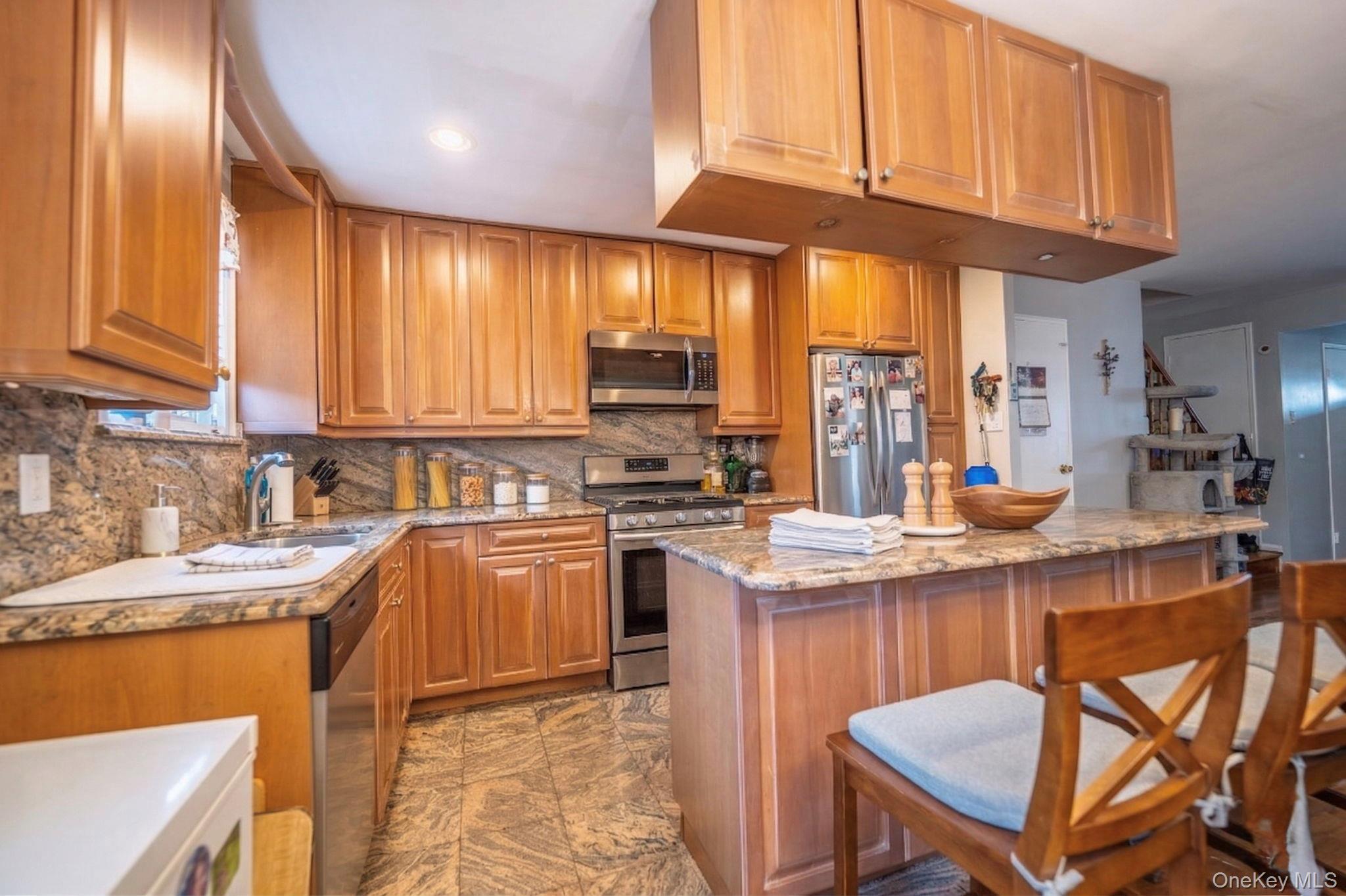 Single Family Throgs Neck  Bronx, NY 10465, MLS-977354-15