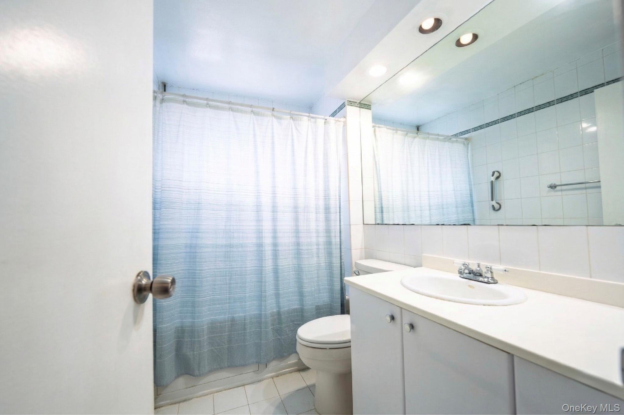 Single Family Throgs Neck  Bronx, NY 10465, MLS-977354-20