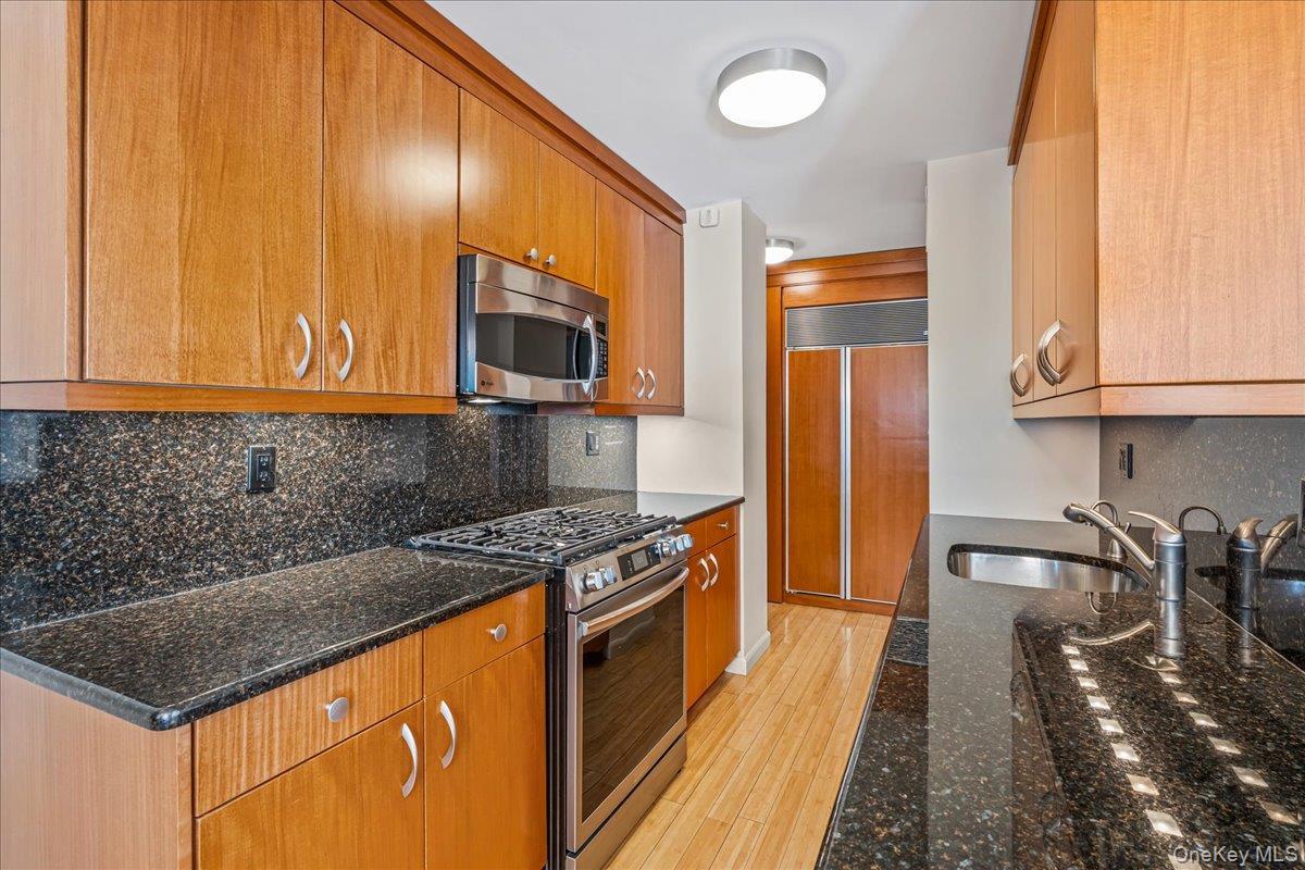 Coop 215th Queens, NY 11360, MLS-977384-10