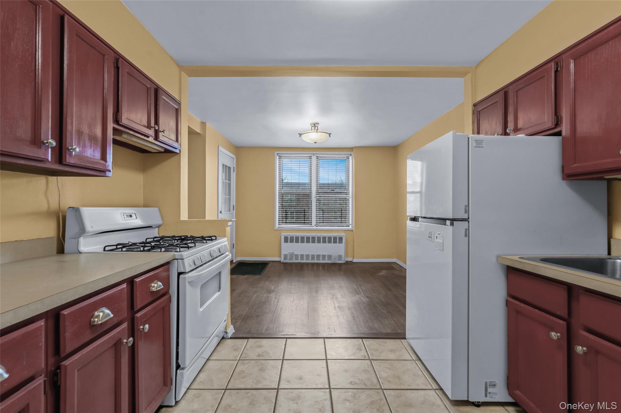 Coop Douglaston  Queens, NY 11363, MLS-977386-10