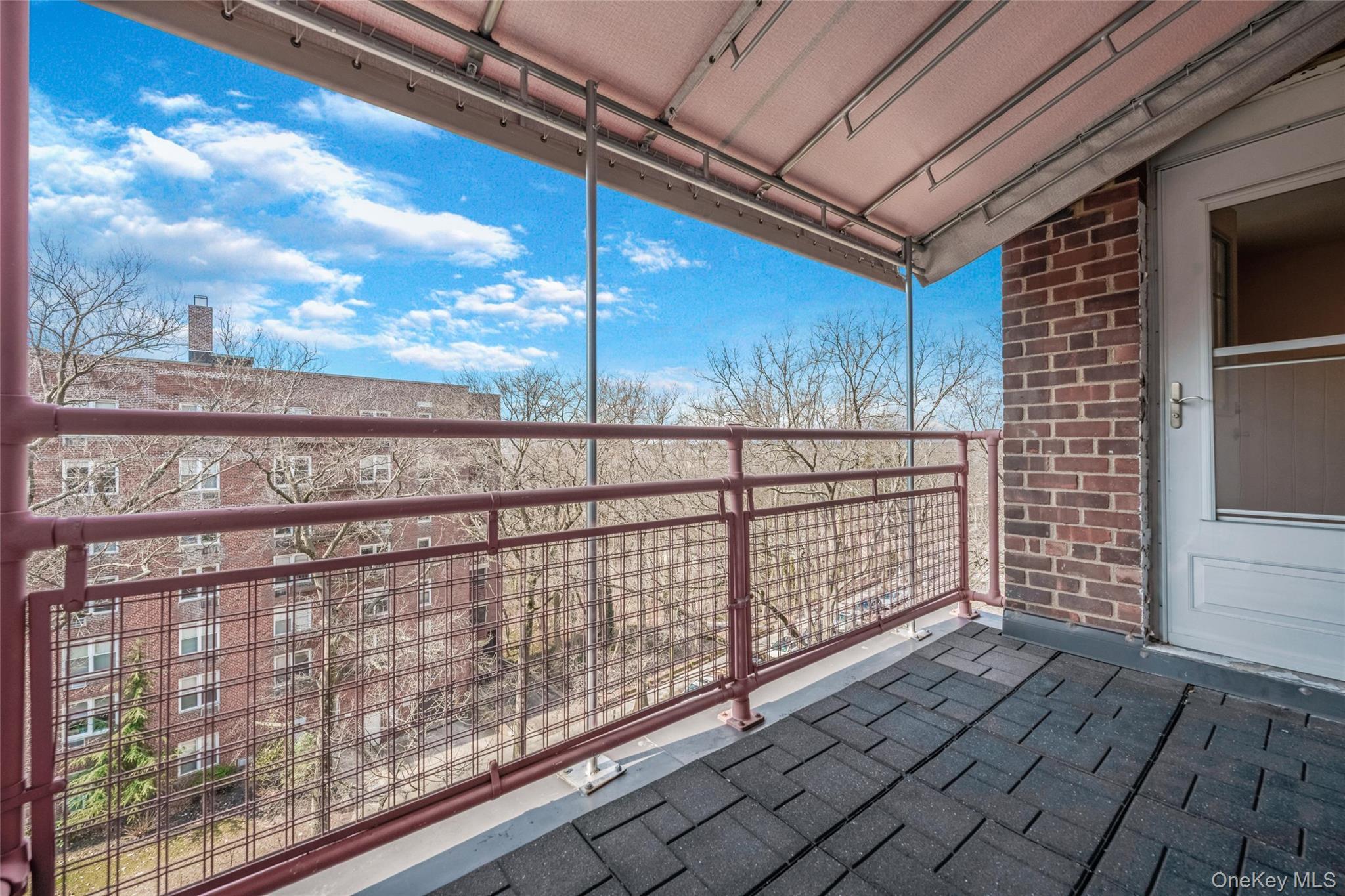 Coop Douglaston  Queens, NY 11363, MLS-977386-22