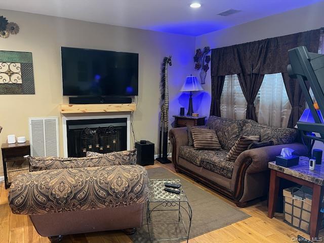 Condo Fox  Suffolk County, NY 11727, MLS-977415-6