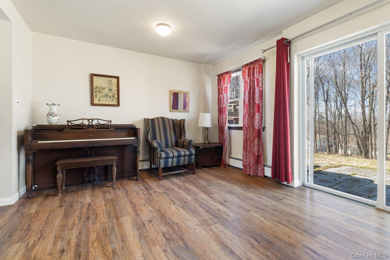 Single Family Highview  Westchester County, NY 10562, MLS-977440-32