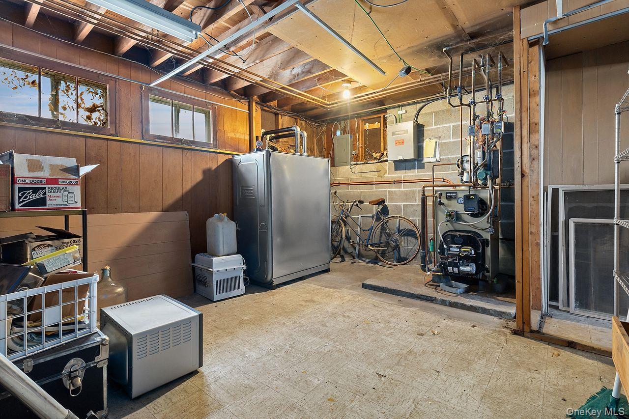 Single Family Highview  Westchester County, NY 10562, MLS-977440-35