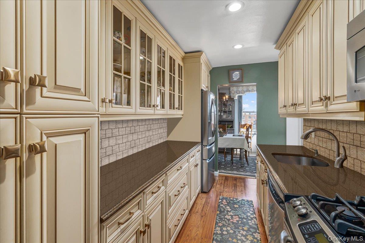 Coop 211th  Queens, NY 11360, MLS-977452-9