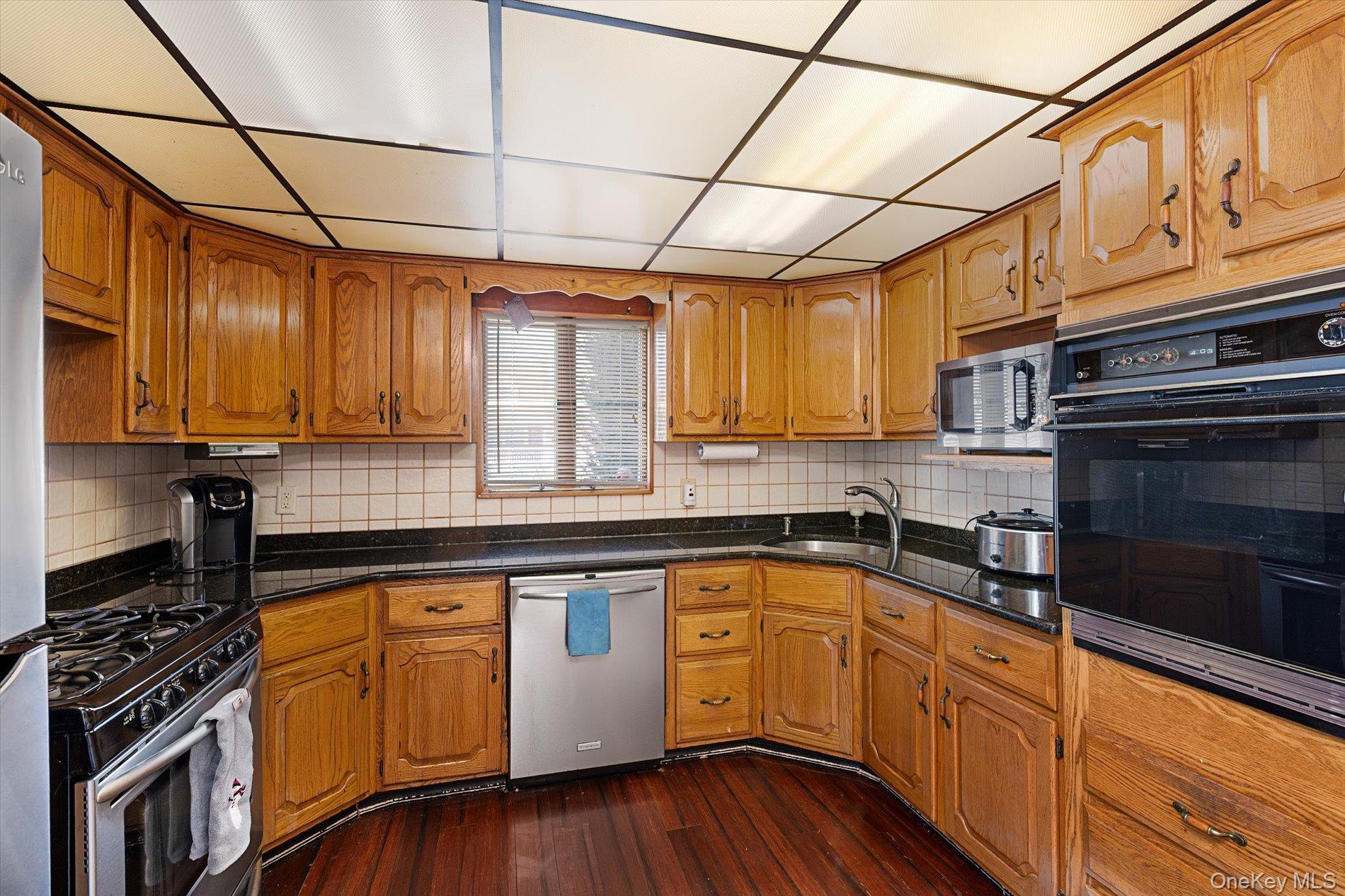 Single Family Yoakum  Nassau County, NY 11735, MLS-977457-7