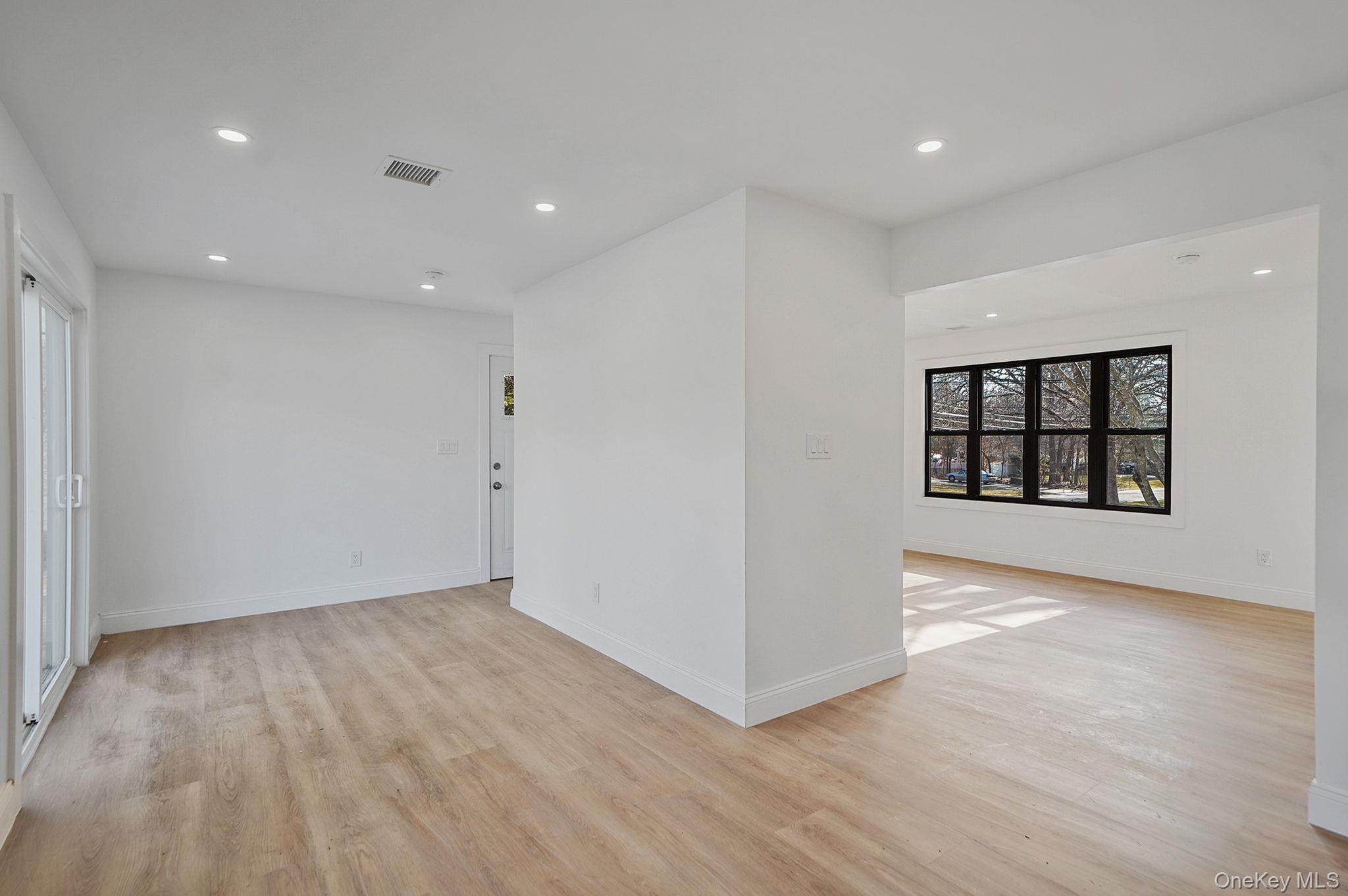 Single Family Lucerne  Suffolk County, NY 11967, MLS-977469-17