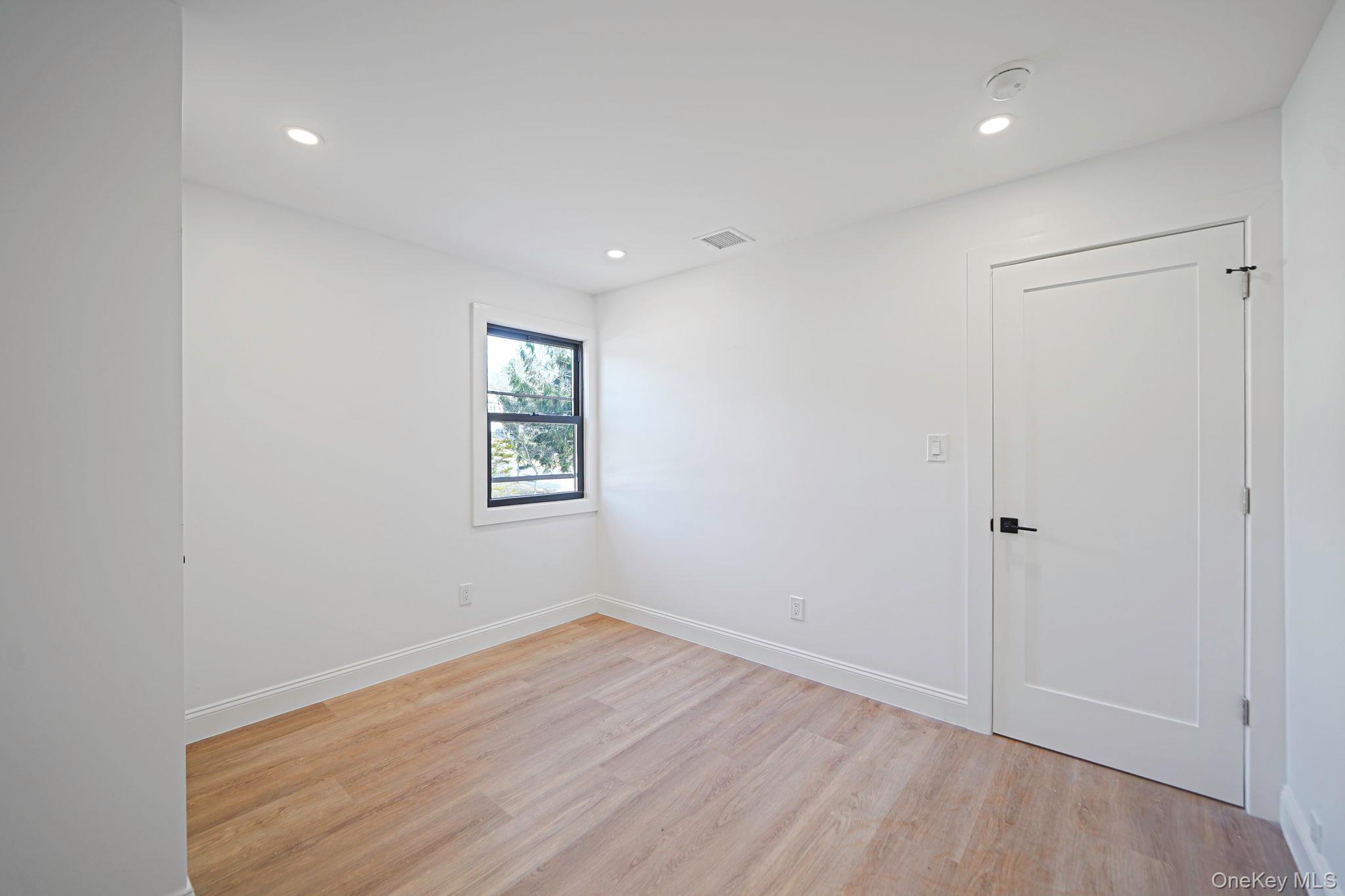 Single Family Lucerne  Suffolk County, NY 11967, MLS-977469-25