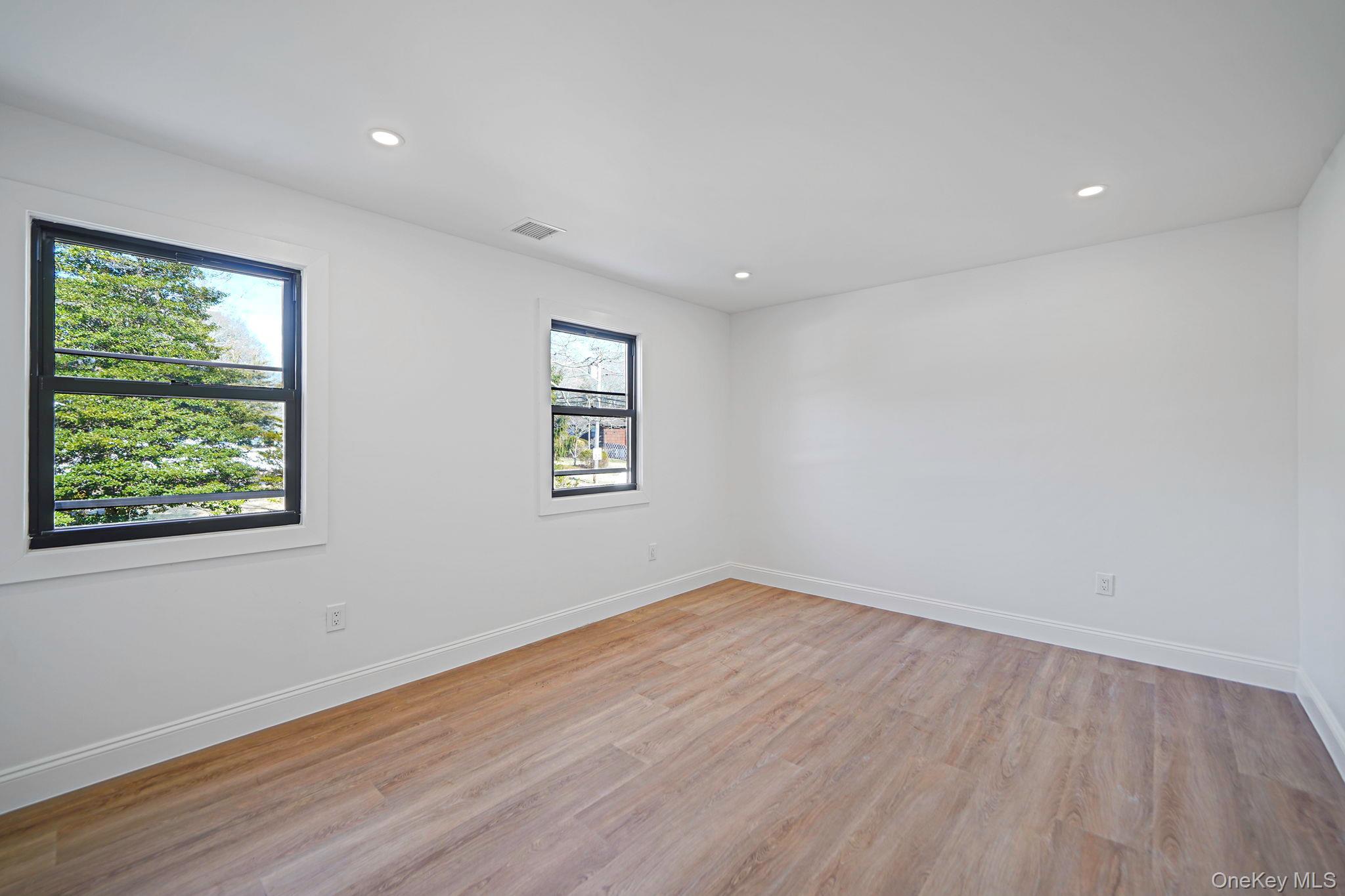 Single Family Lucerne  Suffolk County, NY 11967, MLS-977469-28