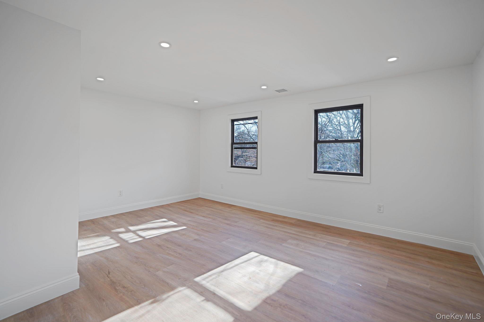 Single Family Lucerne  Suffolk County, NY 11967, MLS-977469-30