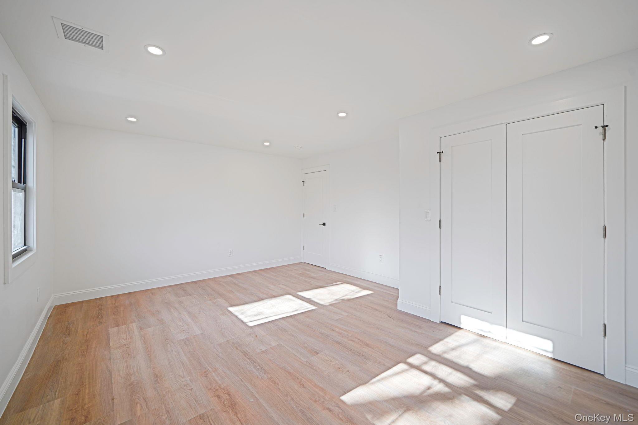 Single Family Lucerne  Suffolk County, NY 11967, MLS-977469-32