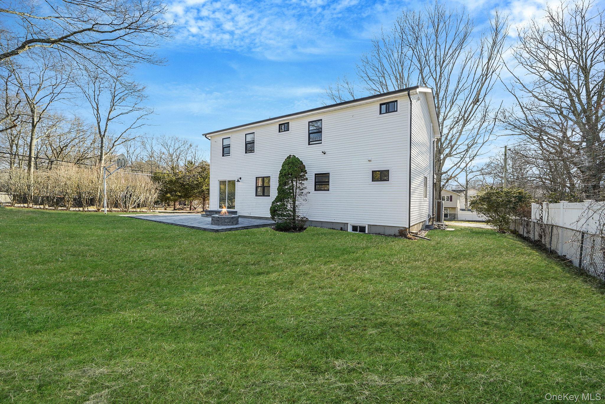 Single Family Lucerne  Suffolk County, NY 11967, MLS-977469-34