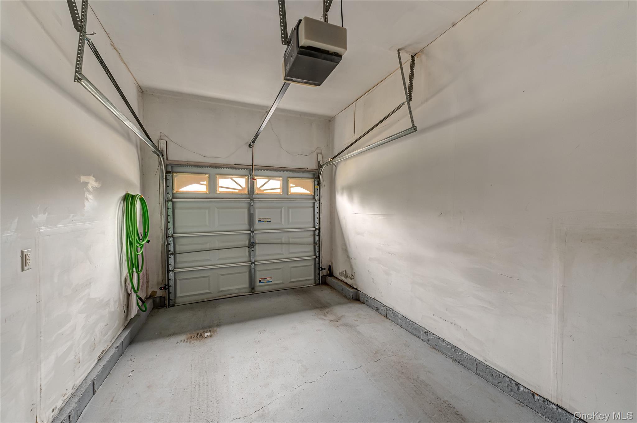 Condo Eve Ann  Suffolk County, NY 11776, MLS-977472-23