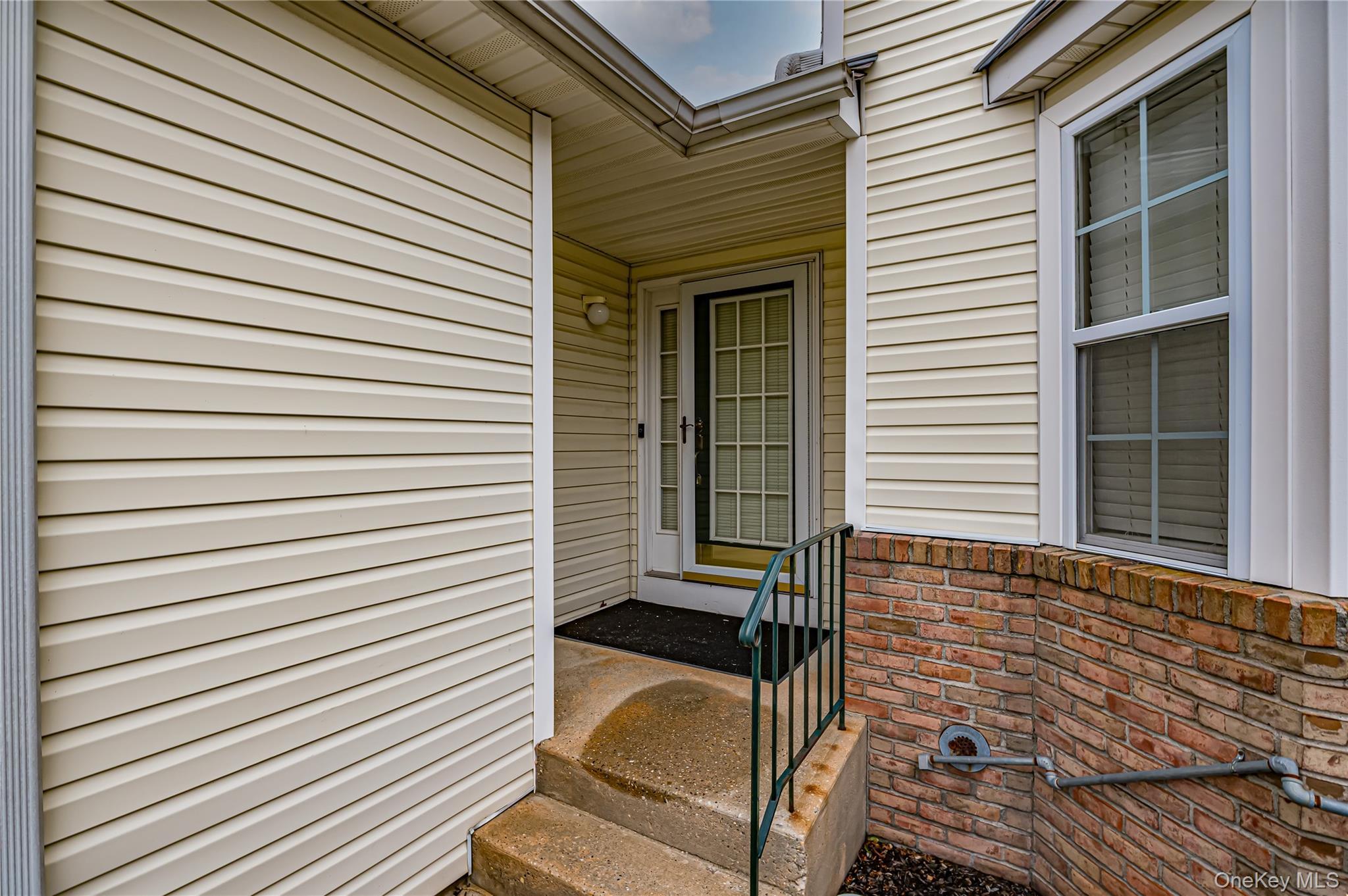 Condo Eve Ann  Suffolk County, NY 11776, MLS-977472-3